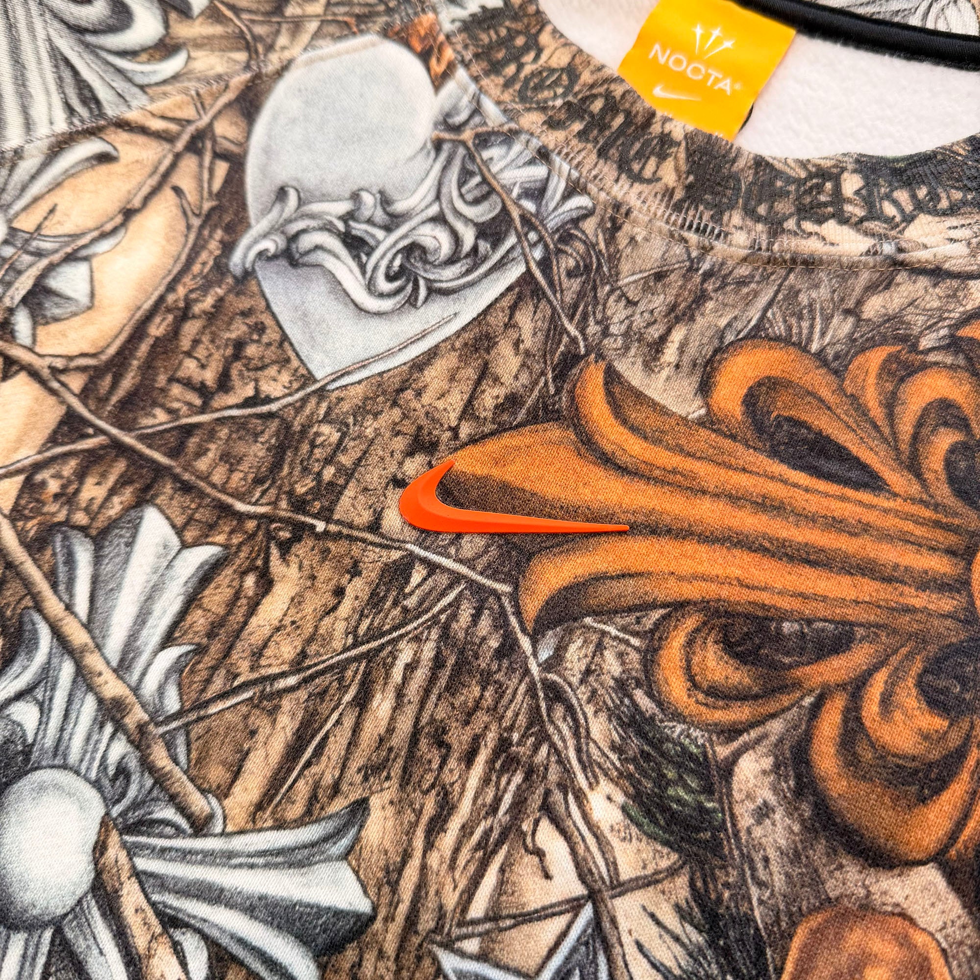 CHROME HEARTS × NIKE × Drake NOCTA 2026SS Camo Neck Logo Crewneck Sweatshirt Size XXL クロムハーツ×ナイキ×ドレイク ノクタ カモネックロゴクルーネックスウェットシャツ サイズXXL