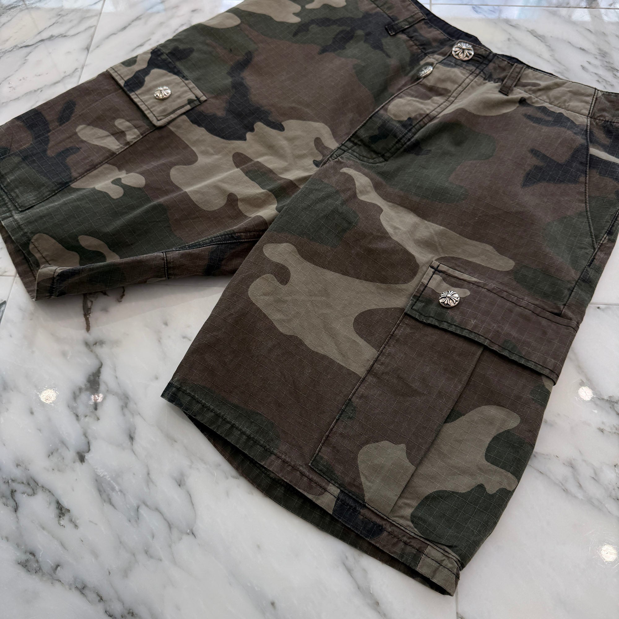 CHROME HEARTS Cross Ball Button Camo Cargo Half Pants Size 32 クロムハーツ クロスボールボタン カモ ハーフパンツ サイズ32