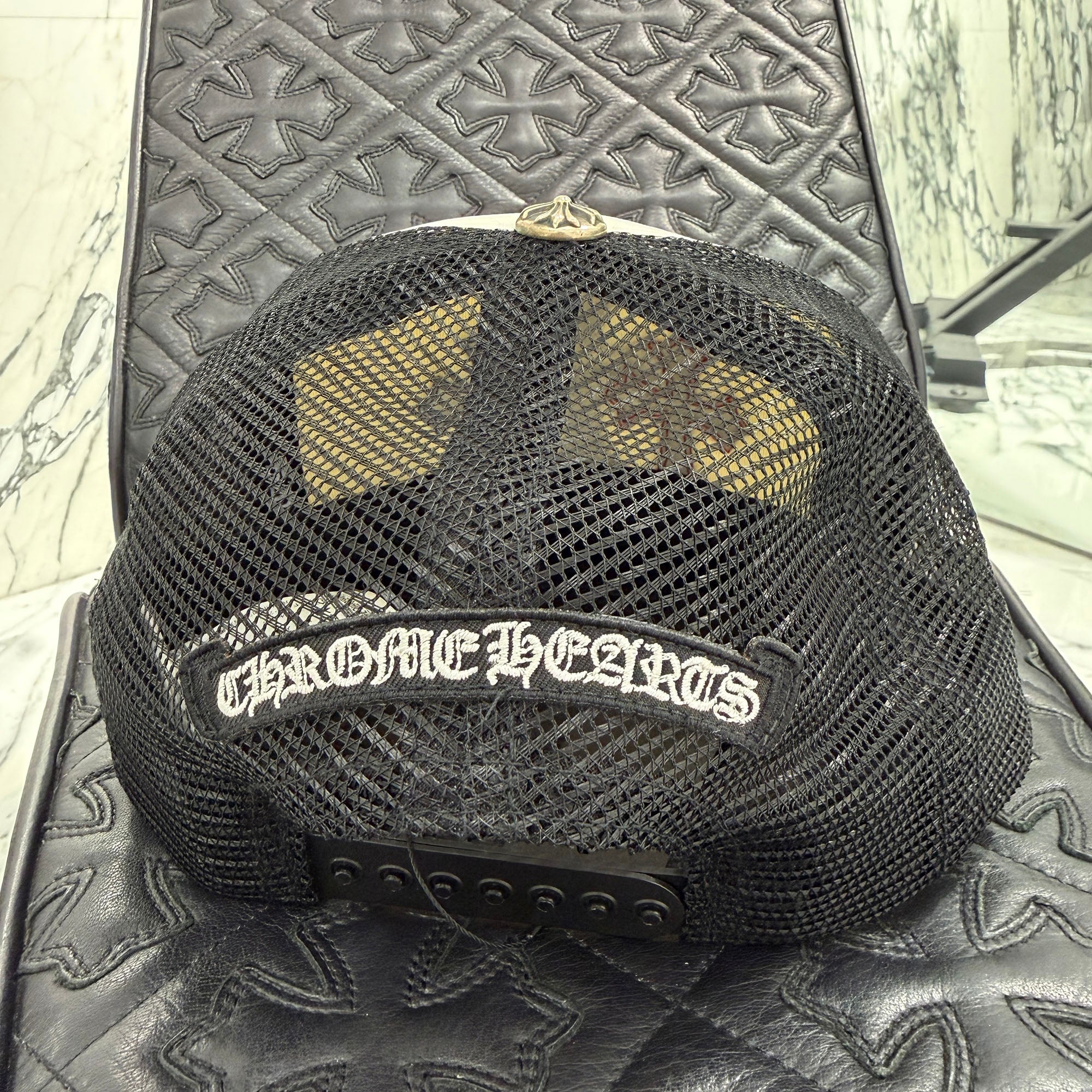 CHROME HEARTS Tricolor Triple Cross Patch Trucker Cap ONE SIZE (51-61) クロムハーツ トリコロール トリプルクロスパッチ トラッカーキャップ ONE SIZE (51-61)
