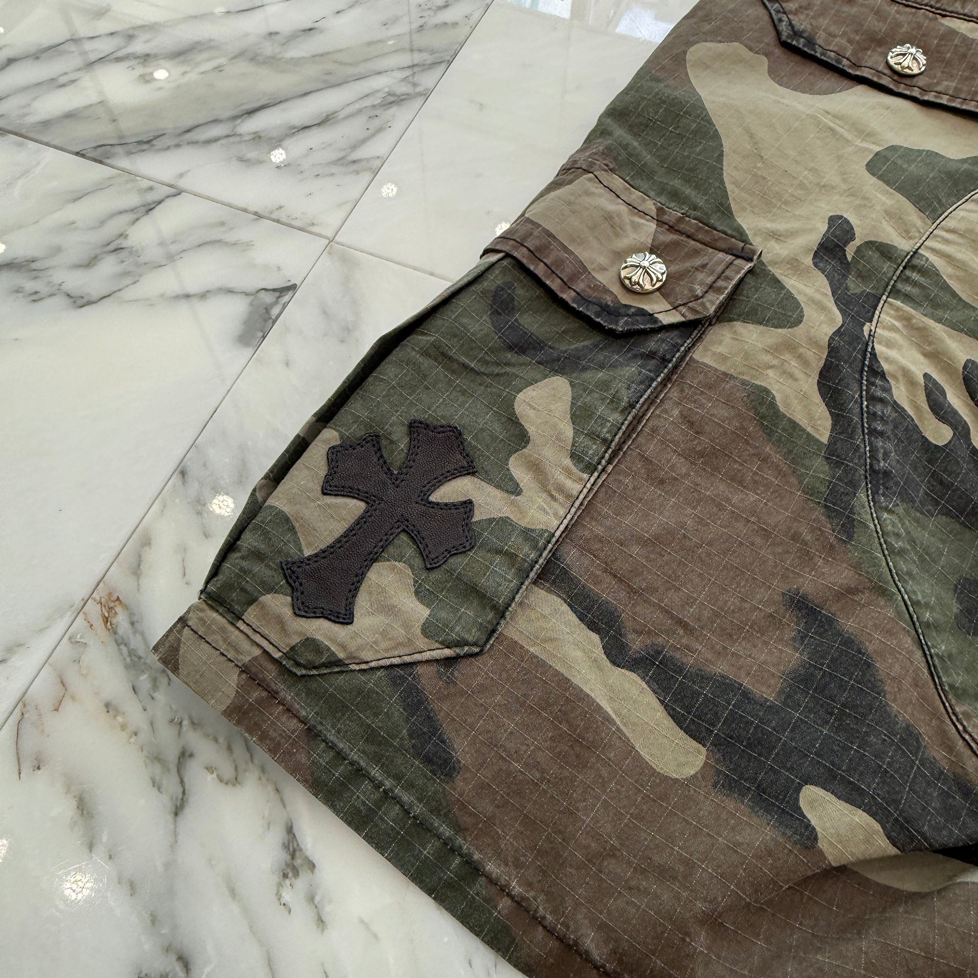 CHROME HEARTS Cross Ball Button Camo Cargo Half Pants Size 32 クロムハーツ クロスボールボタン カモ ハーフパンツ サイズ32