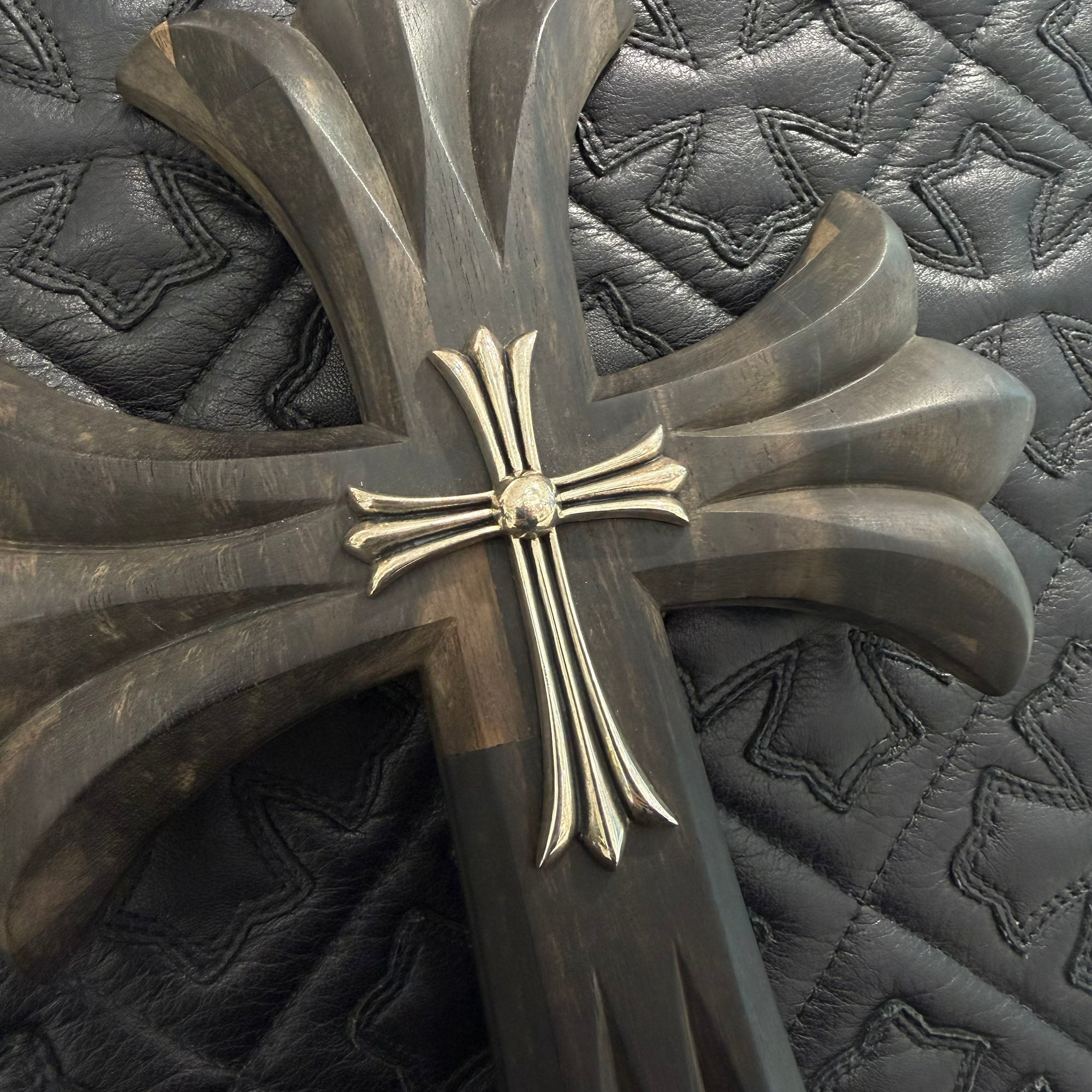 CHROME HEARTS Large Cross Ebony Wall Hanging クロムハーツ ラージクロス エボニー ウォール ハンギング