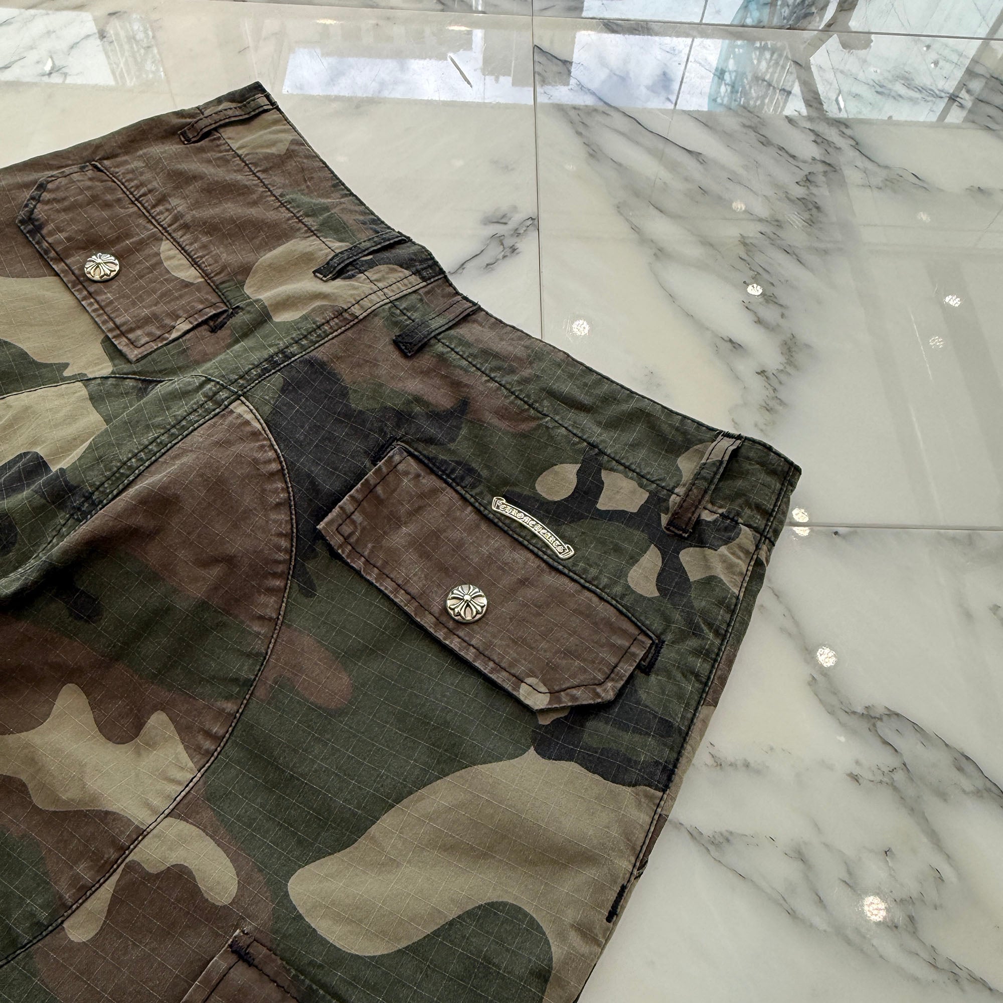 CHROME HEARTS Cross Ball Button Camo Cargo Half Pants Size 32 クロムハーツ クロスボールボタン カモ ハーフパンツ サイズ32