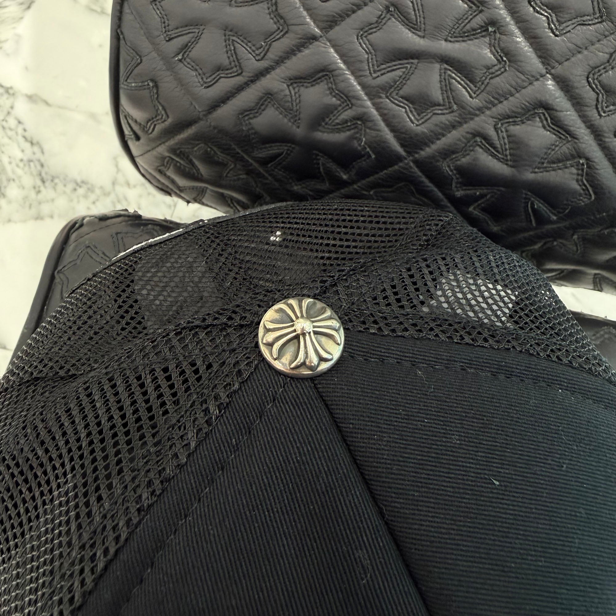 CHROME HEARTS Camo Triple Cross Leather Patch Trucker Cap ONE SIZE (51-61) クロムハーツ カモ トリプルクロス レザーパッチ トラッカーキャップ サイズONE SIZE (51-61)