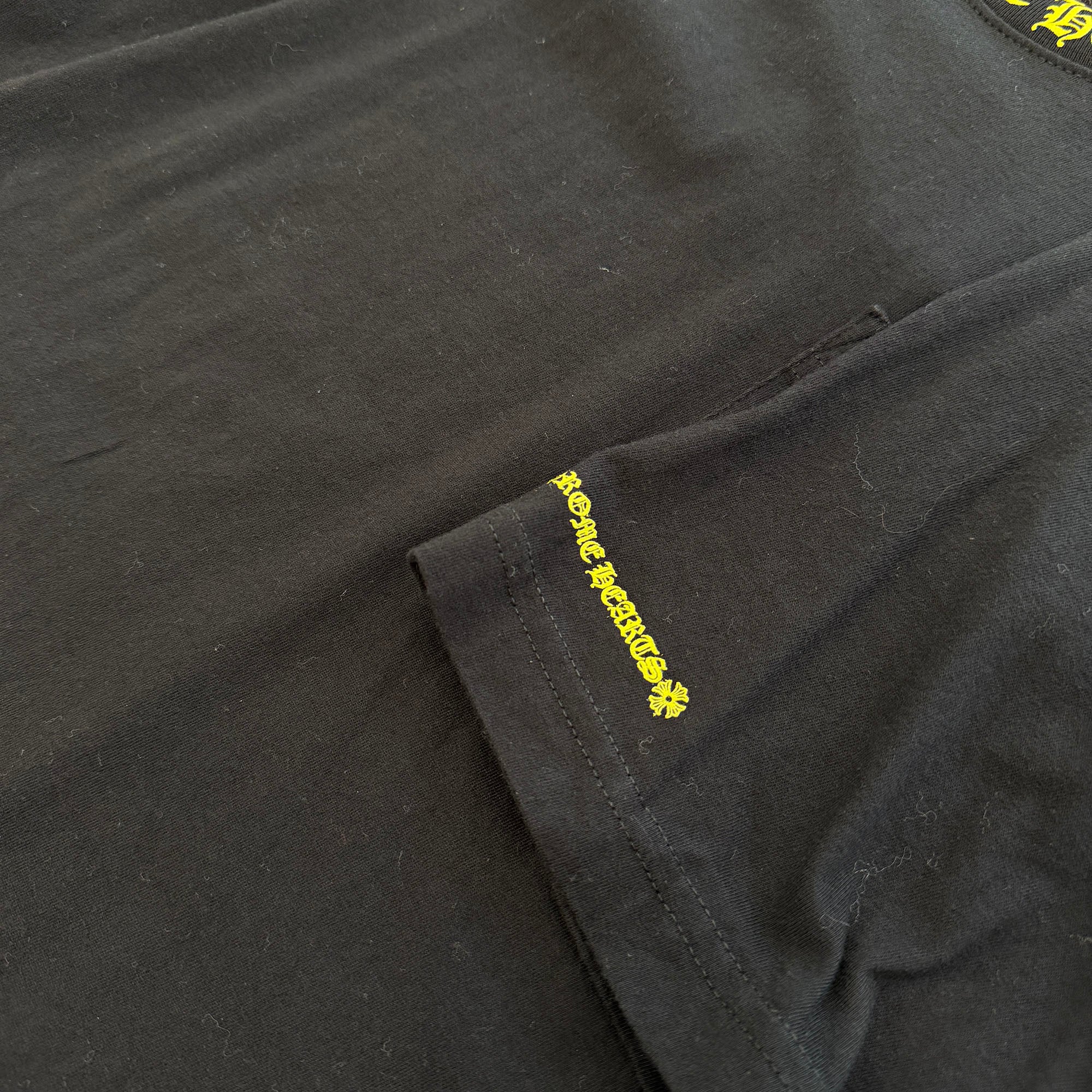 CHROME HEARTS Old English Yellow Neck Logo Short Sleeve Tee Size M クロムハーツ オールドイングリッシュ イエローネックロゴ ショートスリーブ Tシャツ サイズM