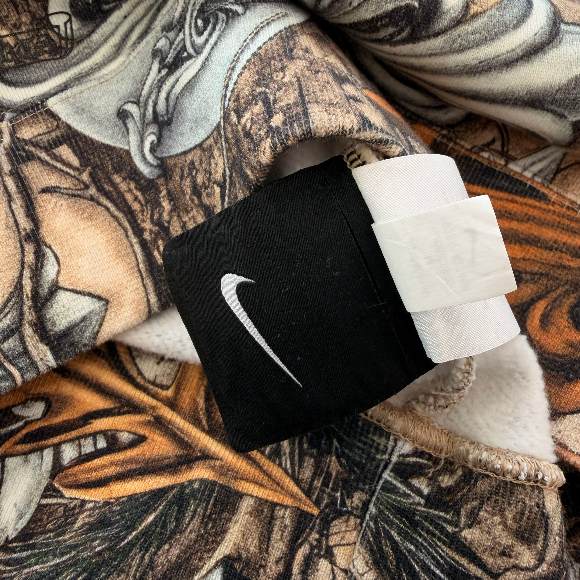 CHROME HEARTS × NIKE × Drake NOCTA 2026SS Camo Neck Logo Crewneck Sweatshirt Size XXL クロムハーツ×ナイキ×ドレイク ノクタ カモネックロゴクルーネックスウェットシャツ サイズXXL