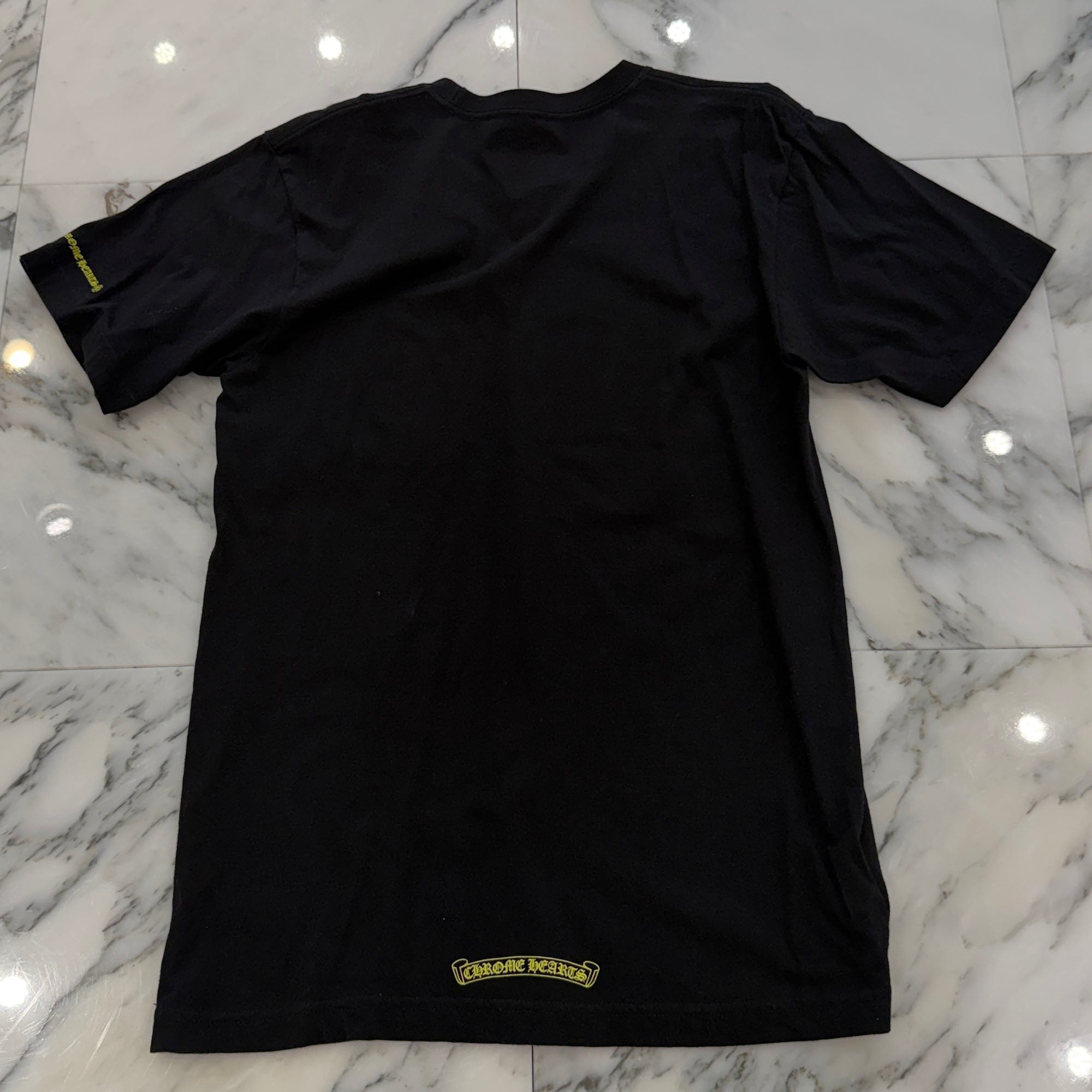 CHROME HEARTS Old English Yellow Neck Logo Short Sleeve Tee Size M クロムハーツ オールドイングリッシュ イエローネックロゴ ショートスリーブ Tシャツ サイズM