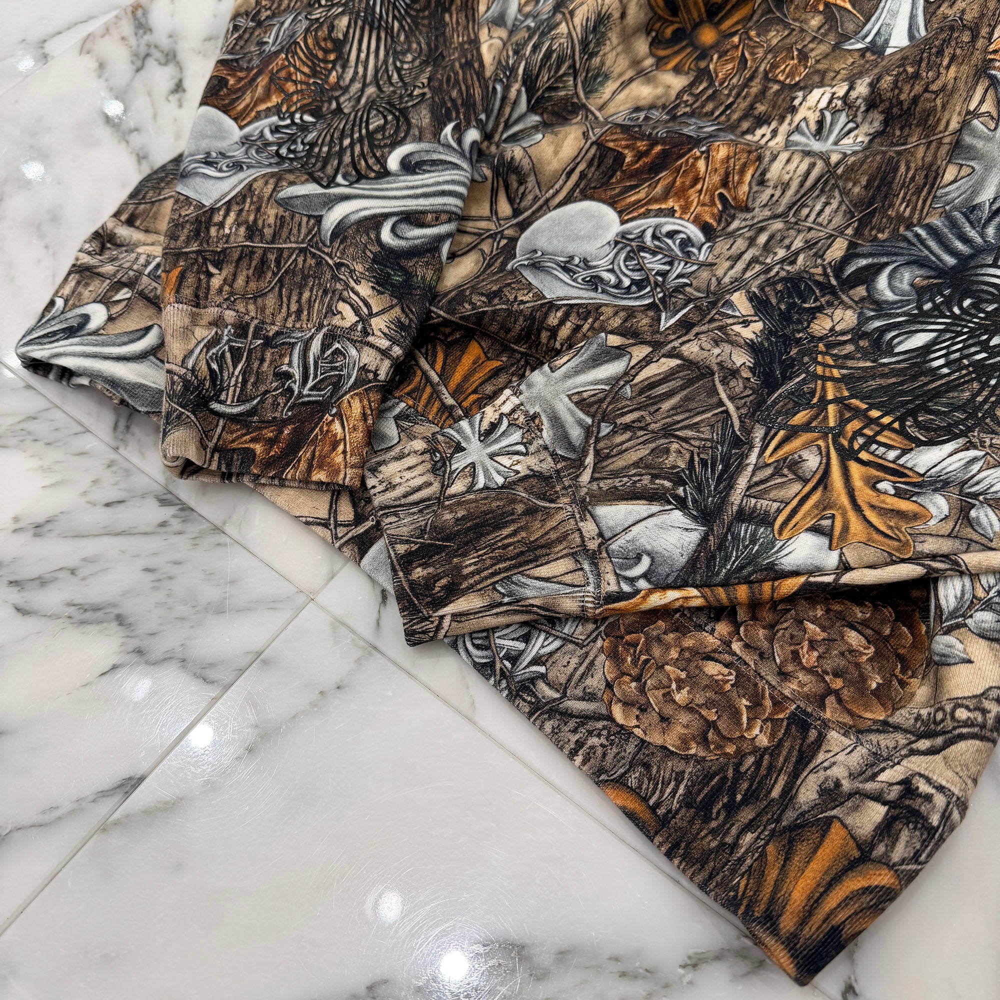 CHROME HEARTS × NIKE × Drake NOCTA 2026SS Camo Neck Logo Crewneck Sweatshirt Size L クロムハーツ×ナイキ×ドレイク ノクタ カモネックロゴクルーネックスウェットシャツ サイズL