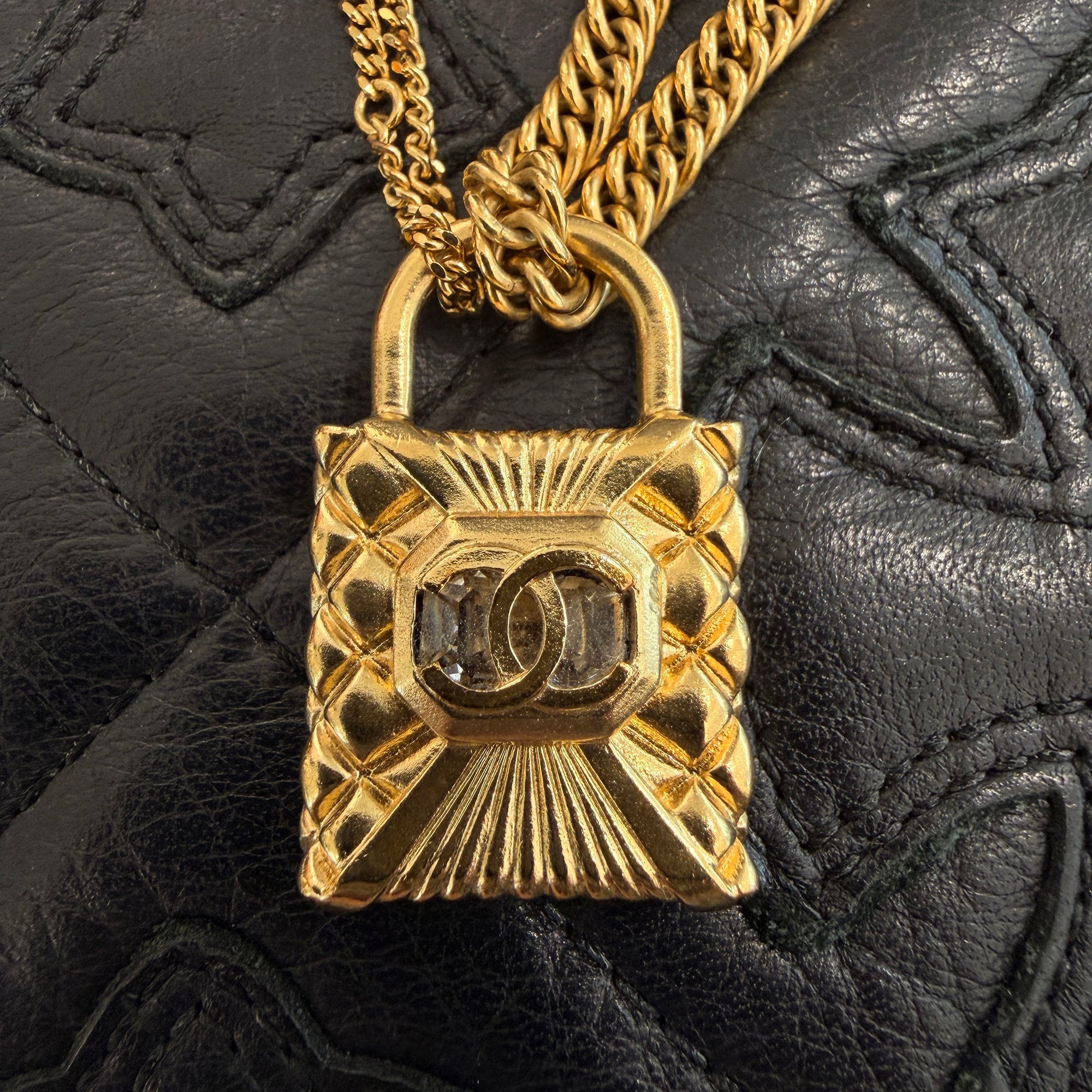 CHANEL 2022AW Coco Lock Logo Plate Chain Necklace シャネル ココロック ロゴプレート チェーンネックレス