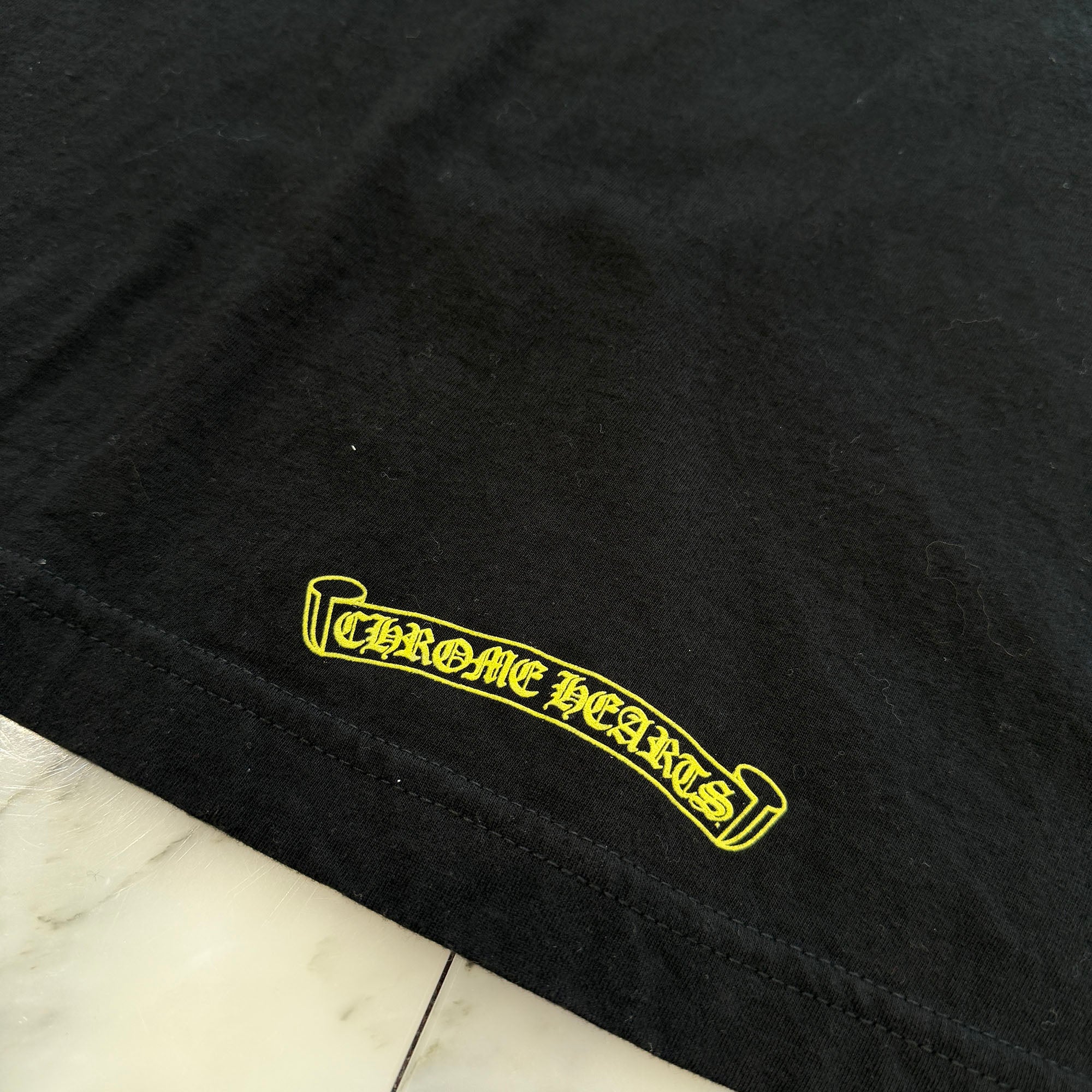 CHROME HEARTS Old English Yellow Neck Logo Short Sleeve Tee Size M クロムハーツ オールドイングリッシュ イエローネックロゴ ショートスリーブ Tシャツ サイズM