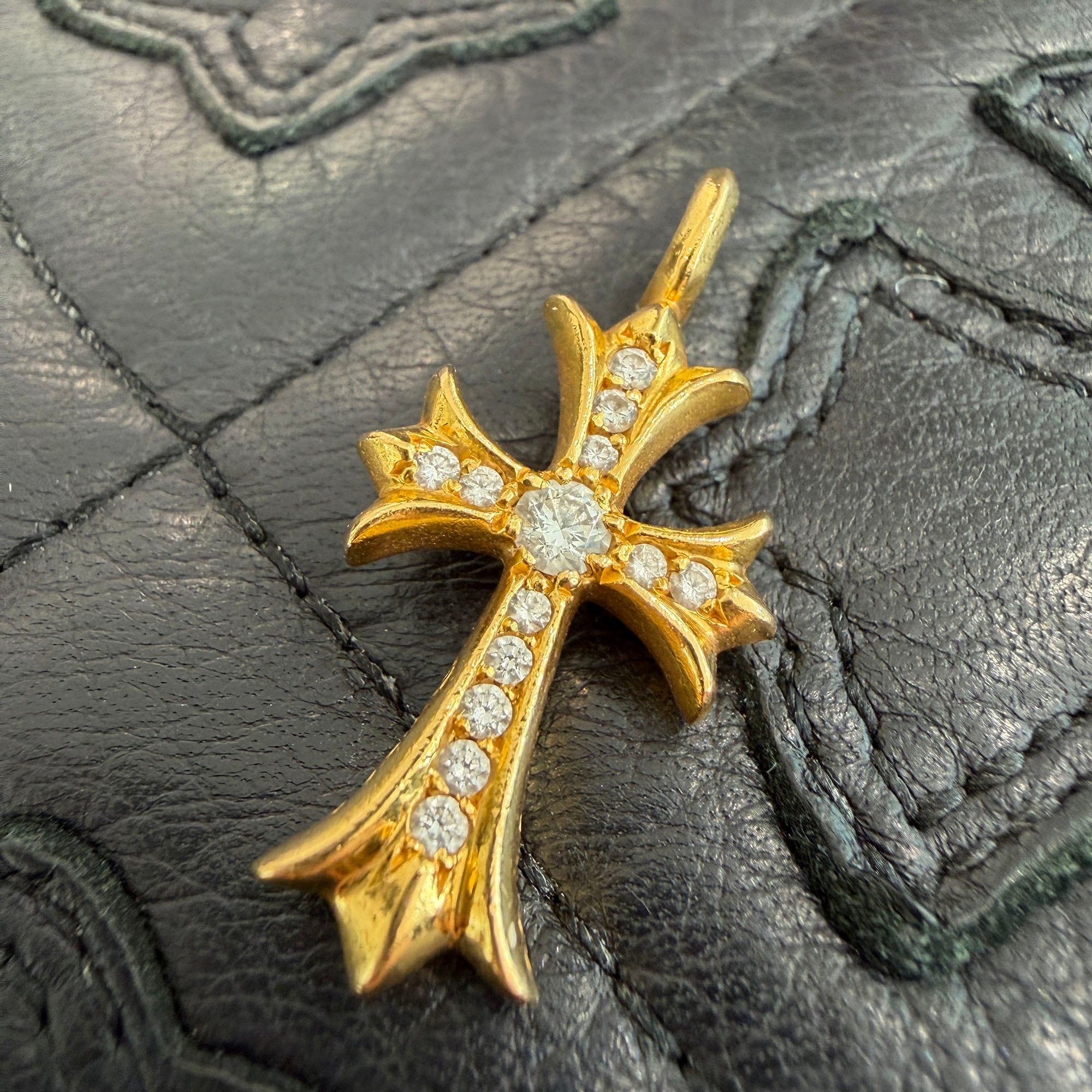 CHROME HEARTS 22K Tiny Fat Cross Pave Diamond Pendant Top クロムハーツ 22K タイニーファット クロス パヴェダイヤモンド ペンダントトップ