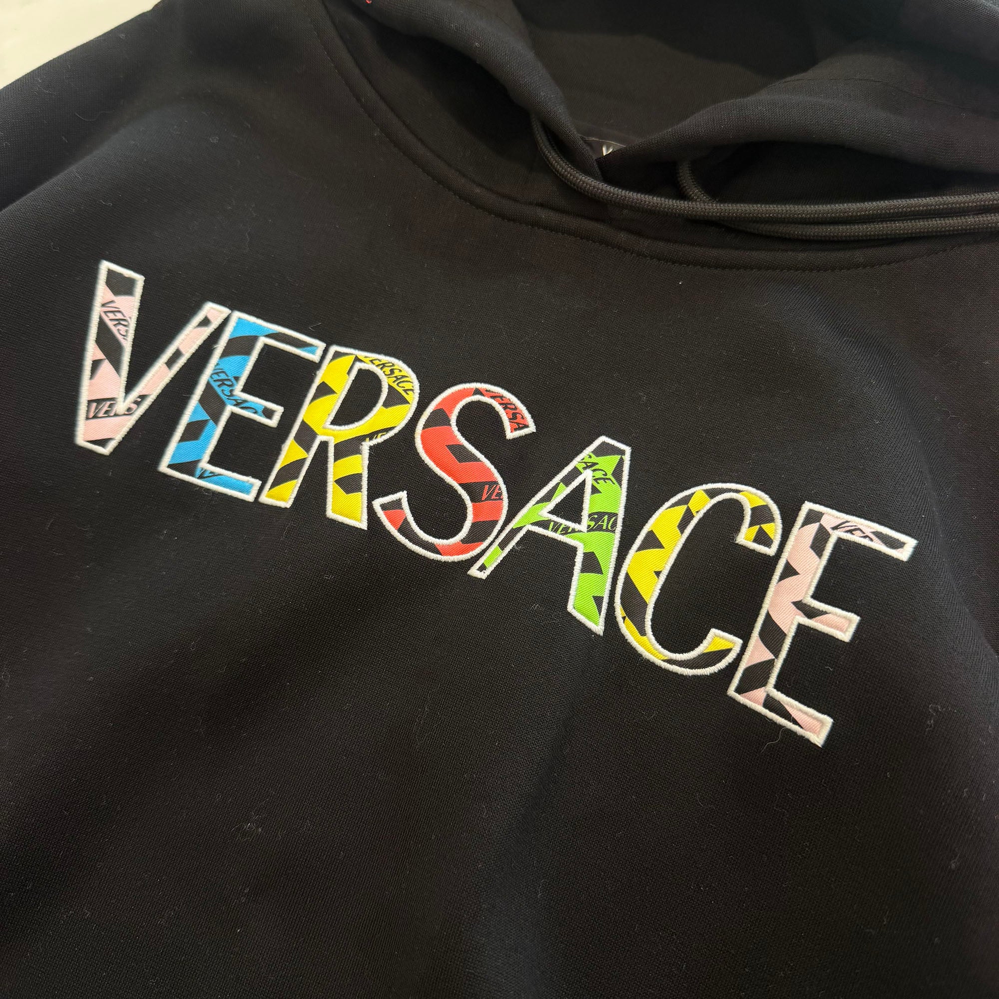 VERSACE 2019SS Multicolor Logo Embroidered Pullover Hoodie 1003130 1A01812 Size 40 ヴェルサーチェ マルチカラー ロゴ刺繍 プルオーバー フーディ サイズ40