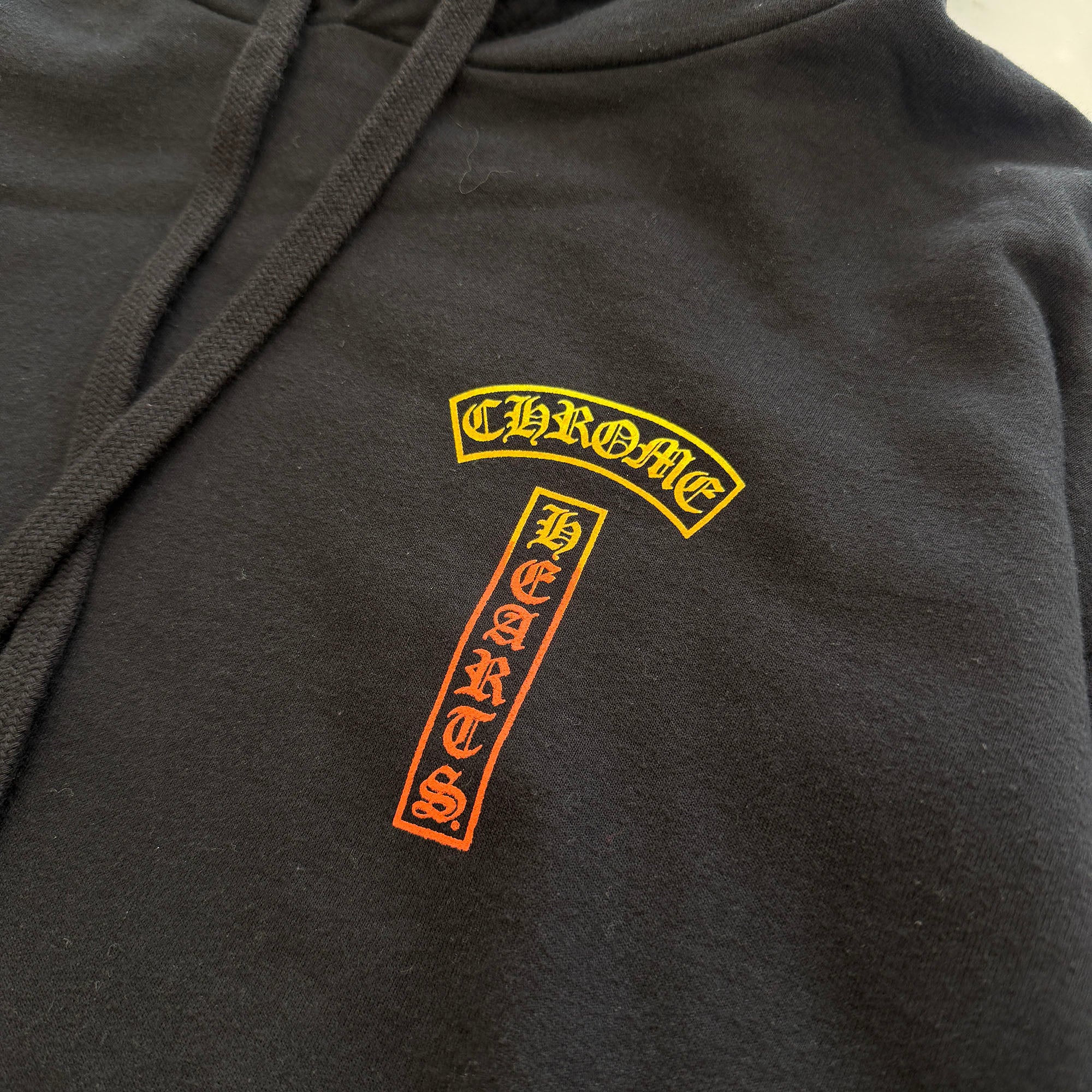 CHROME HEARTS Gradient Vertical Logo Print Pullover Hoodie Size M クロムハーツ グラデーション ヴァーティカルロゴ プリント プルオーバー フーディー サイズM