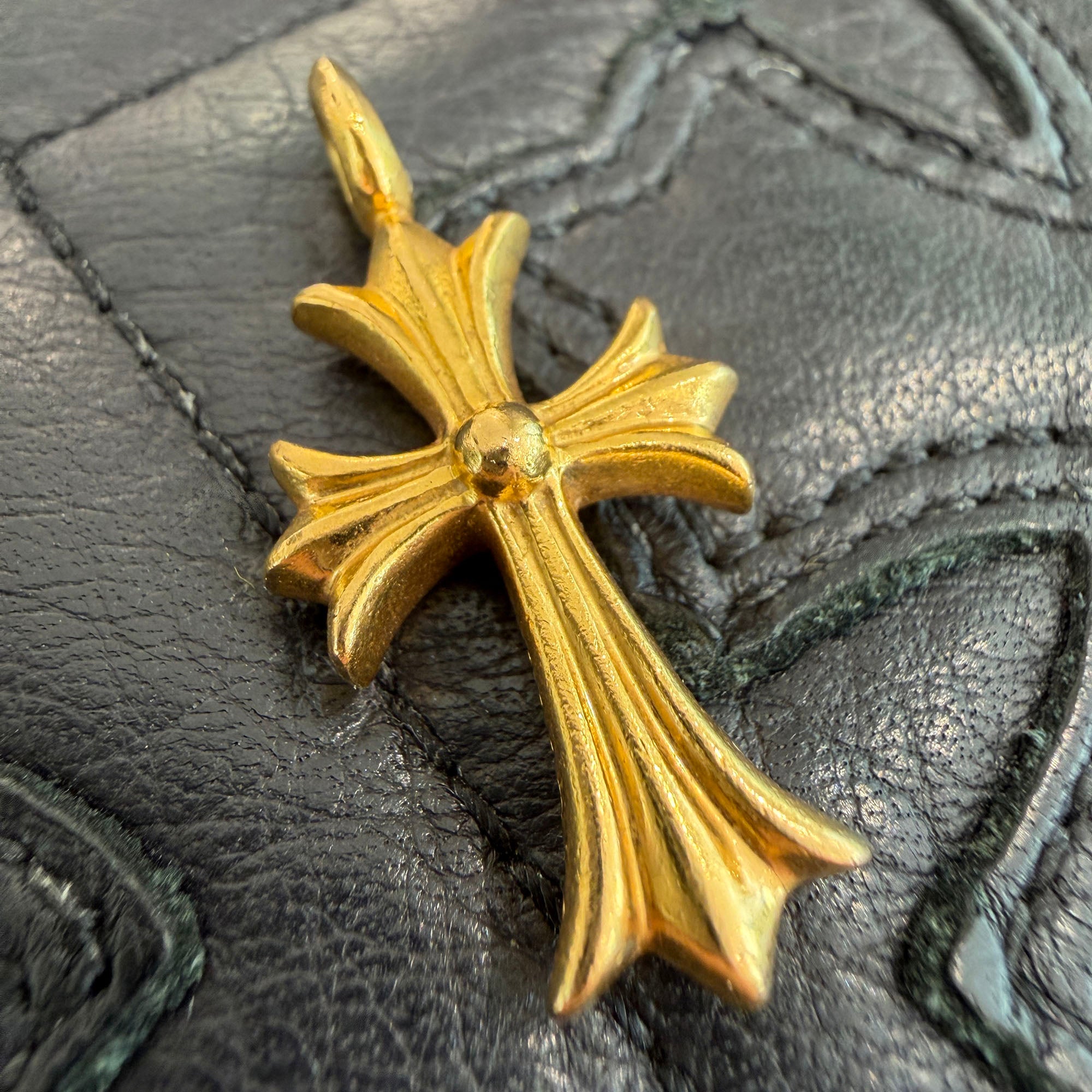 CHROME HEARTS 22K Tiny Fat Cross Pave Diamond Pendant Top クロム