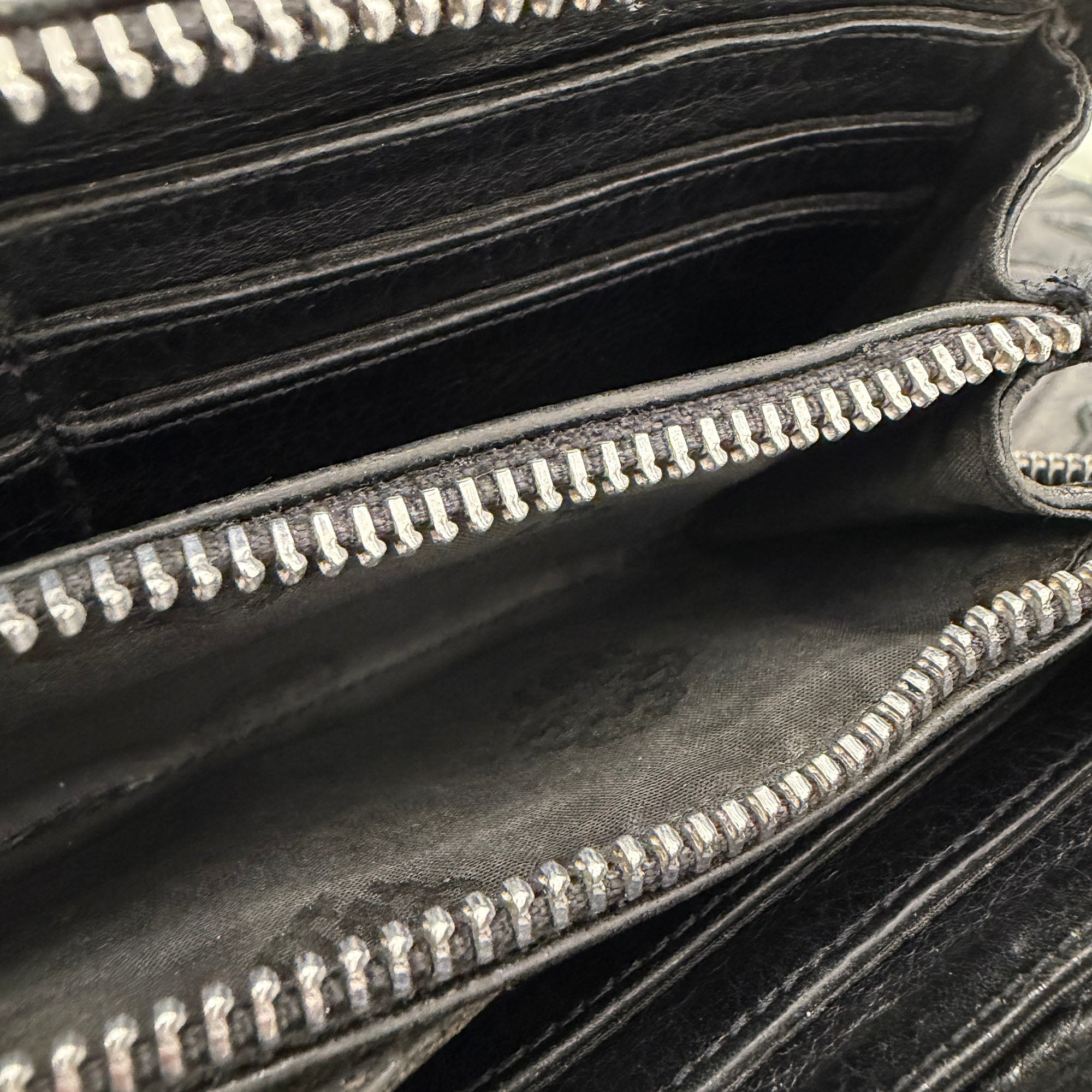 CHROME HEARTS Cemetery Cross Leather Patch Quilting Patent Leather Wallet クロムハーツ セメタリークロス レザーパッチ キルティングパテントレザー ウォレット