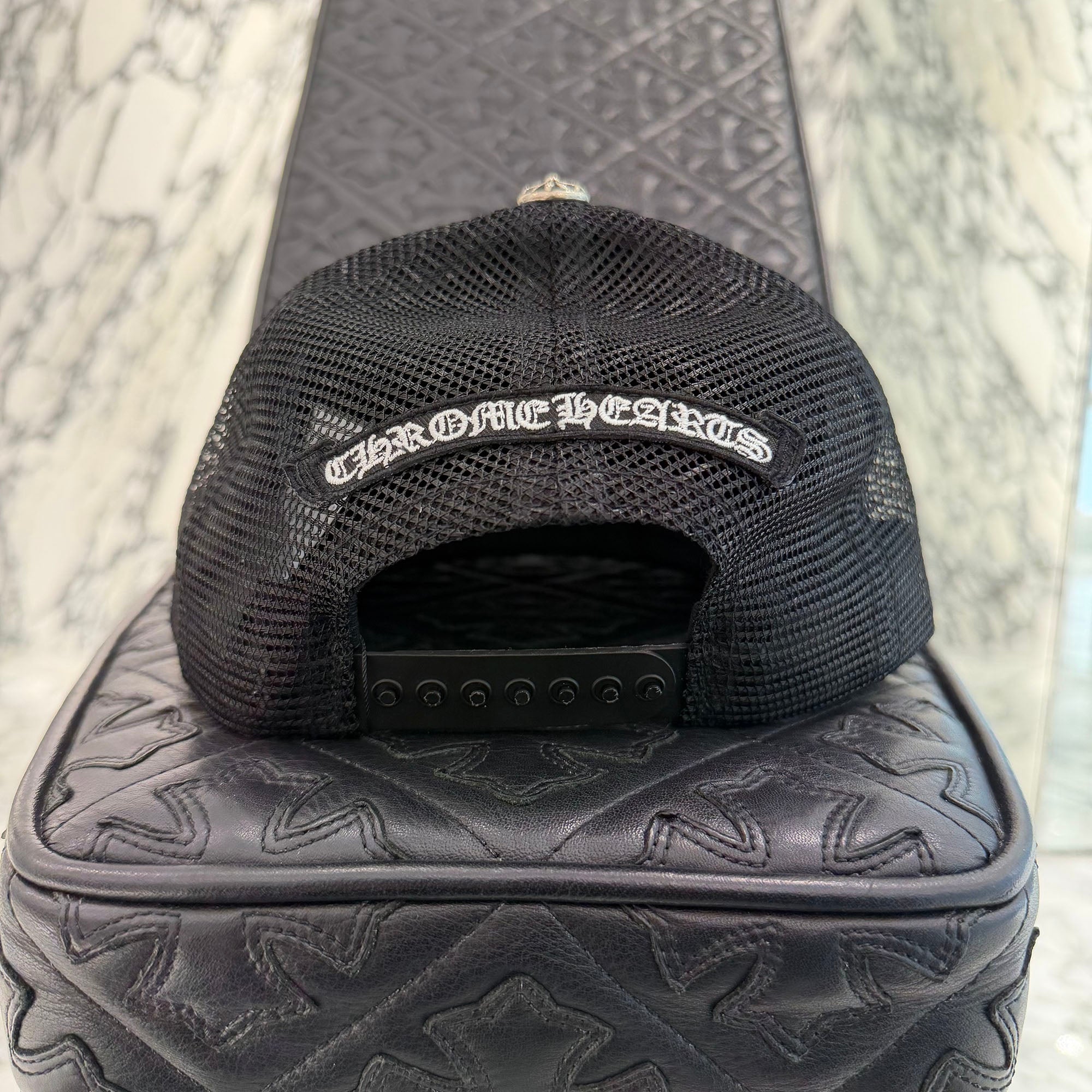 CHROME HEARTS Camo Triple Cross Leather Patch Trucker Cap ONE SIZE (51-61) クロムハーツ カモ トリプルクロス レザーパッチ トラッカーキャップ サイズONE SIZE (51-61)