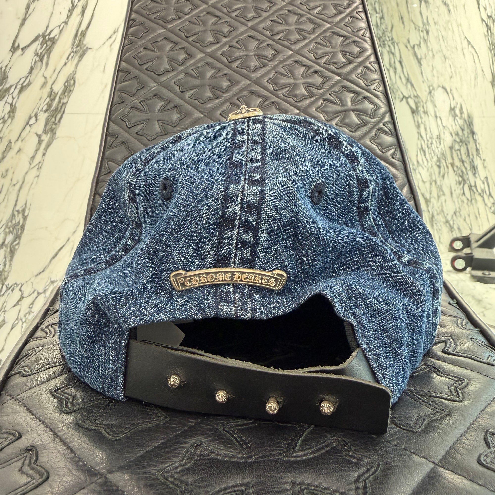CHROME HEARTS 2024SS Vine Dagger Embroidery Denim Trucker Cap Size ONE SIZE（53-60）クロムハーツ ヴァインダガー 刺繍 デニム トラッカーキャップ サイズONE SIZE（53-60）