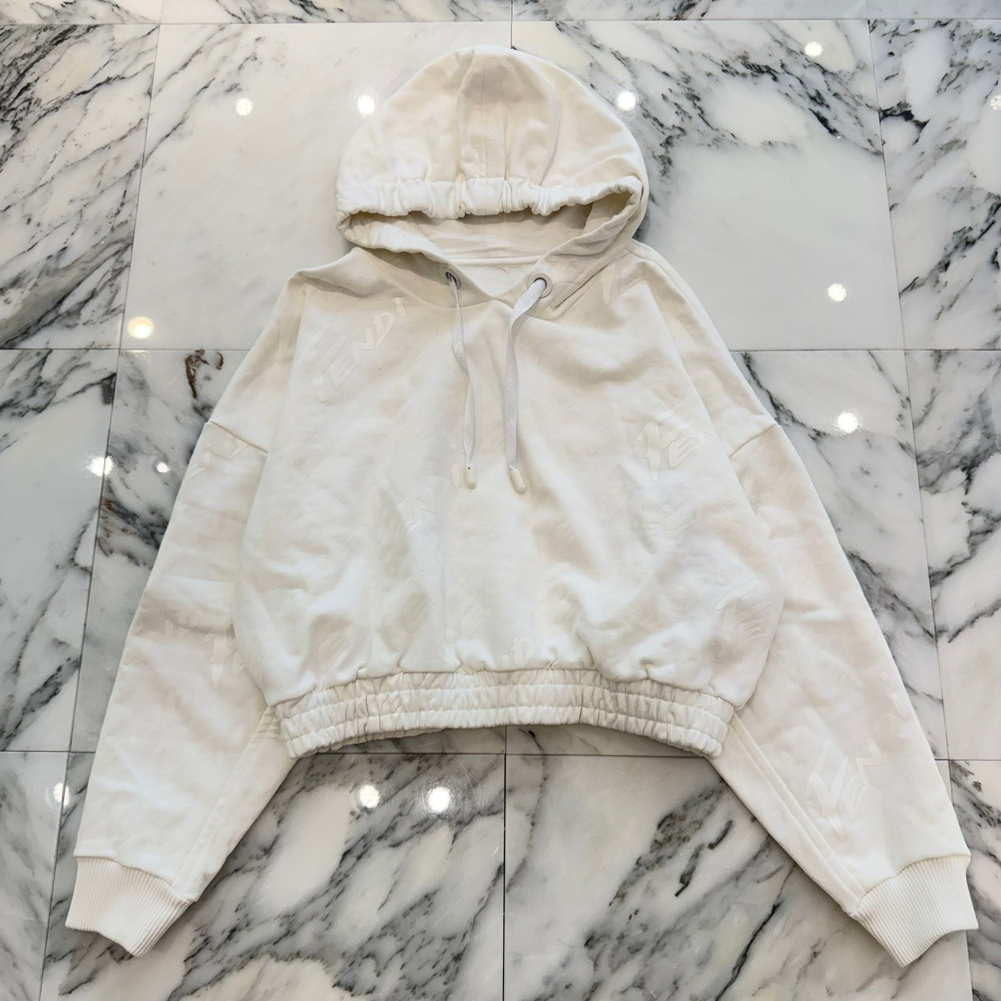 FENDI 2022SS Emboss Logo Cropped Pullover Hoodie FAF191AGOI Size 42 フェンディ エンボス ロゴ クロップド プルオーバー フーディ サイズ42