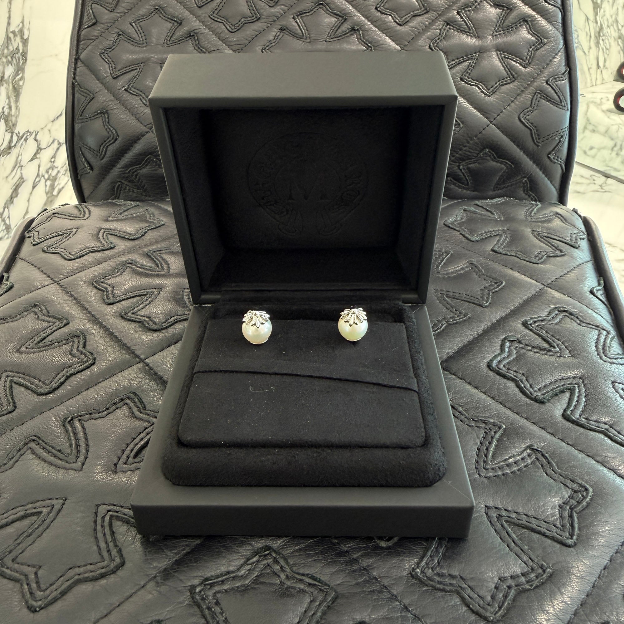 CHROME HEARTS × MIKIMOTO K18 WG White Pearl CH Plus Stud Earrings クロムハーツ × ミキモト K18 WG ホワイトパール CH プラス スタッドピアス