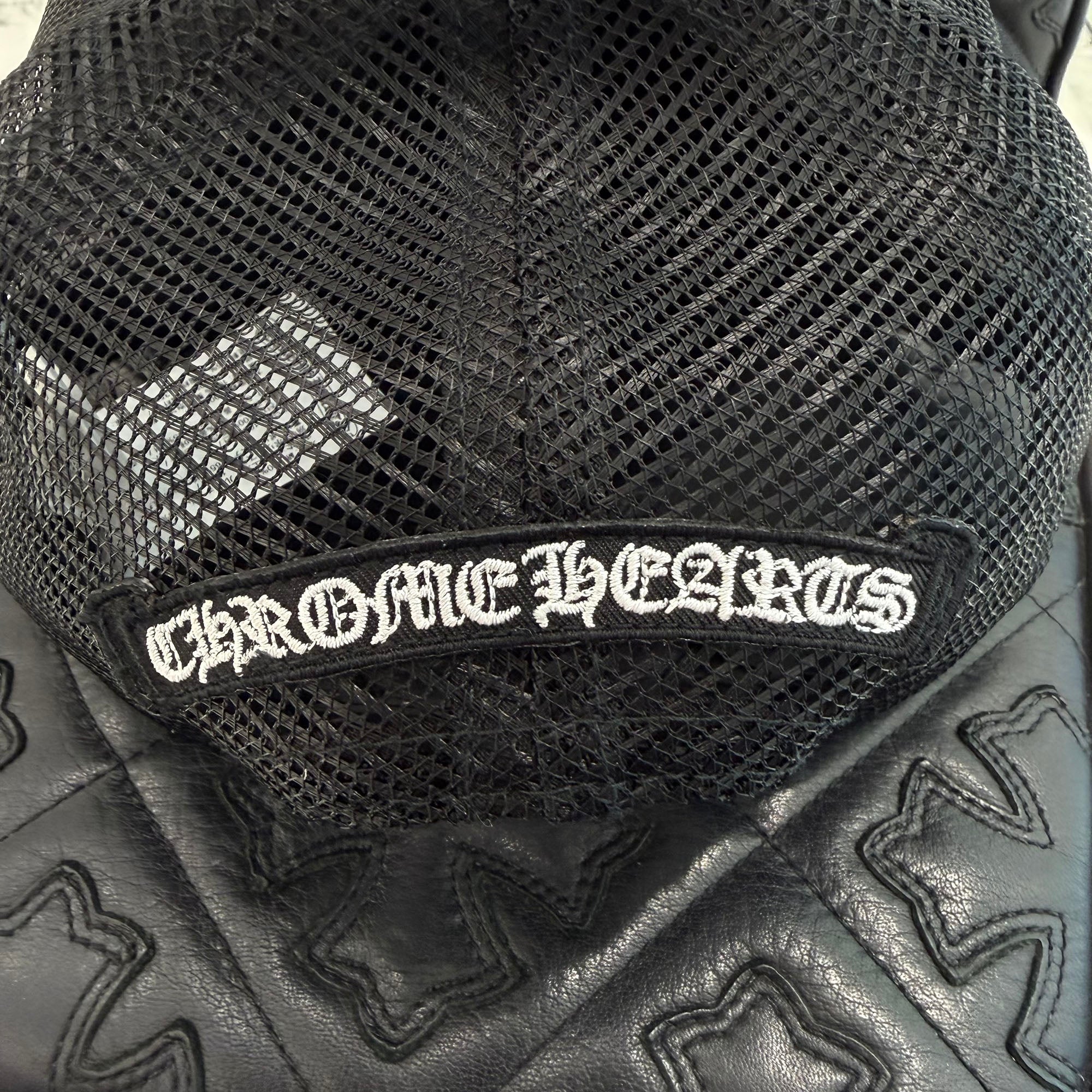 CHROME HEARTS Camo Triple Cross Leather Patch Trucker Cap ONE SIZE (51-61) クロムハーツ カモ トリプルクロス レザーパッチ トラッカーキャップ サイズONE SIZE (51-61)