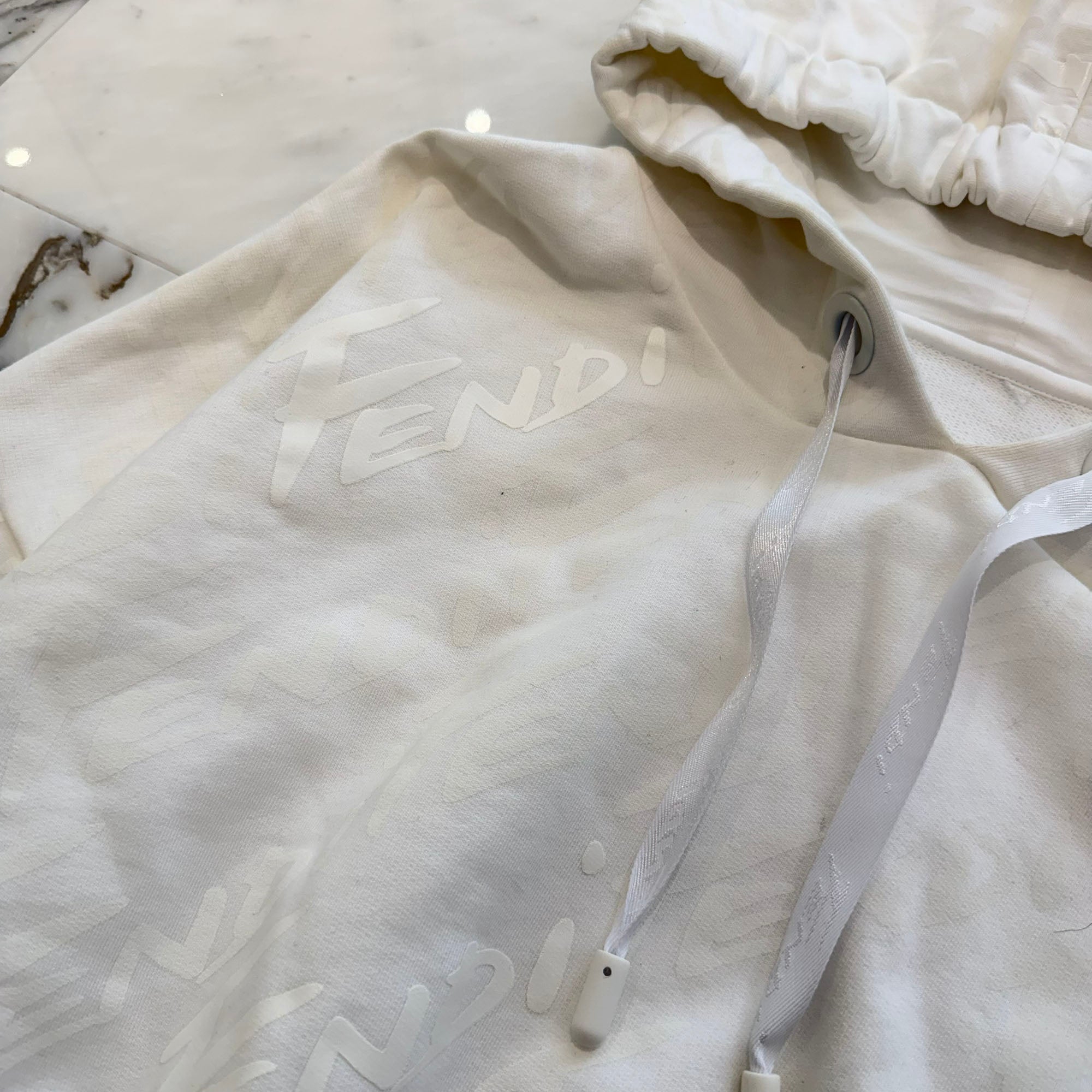 FENDI 2022SS Emboss Logo Cropped Pullover Hoodie FAF191AGOI Size 42 フェンディ エンボス ロゴ クロップド プルオーバー フーディ サイズ42