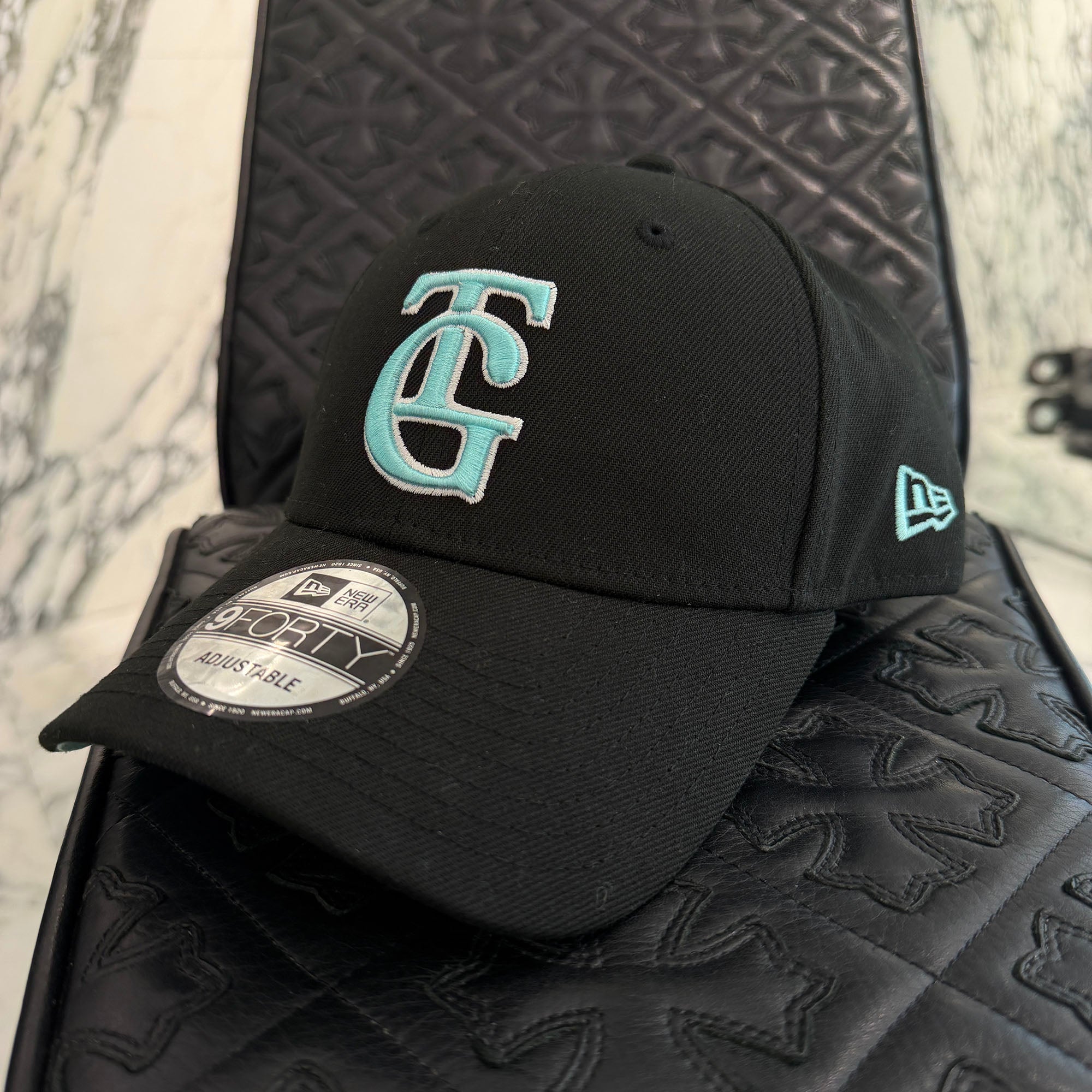 Tiffany Co. × NEW ERA × Giants 2024AW TG Logo Embroidery Baseball Cap RN11493 CA40289 Size 9FORTY ティファニー × ニューエラ × 読売ジャイアンツ TGロゴ刺繍 ベースボール キャップ サイズ9FORTY