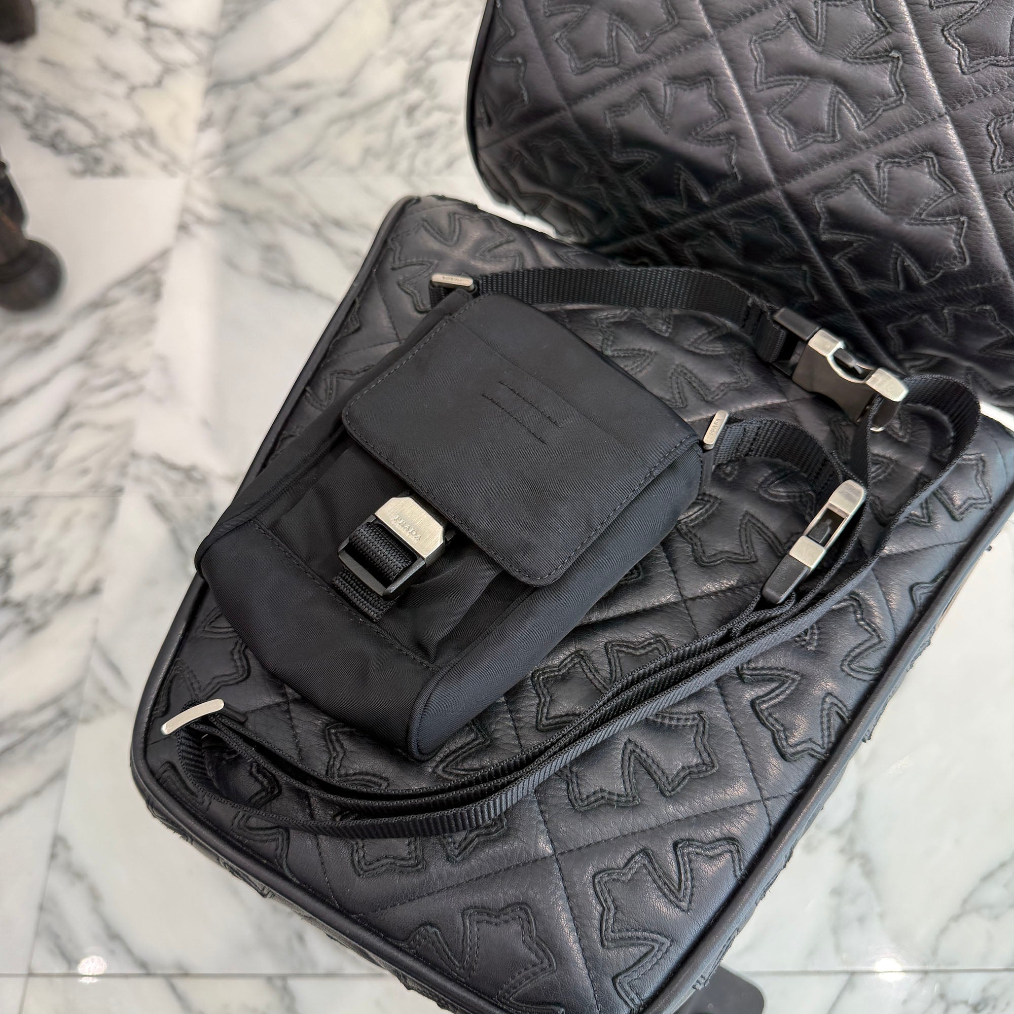 PRADA Re-Nylon Mini Shoulder Smart Phone Pouch MV583 プラダ リ ナイロン ミニショルダースマートフォン ポーチ