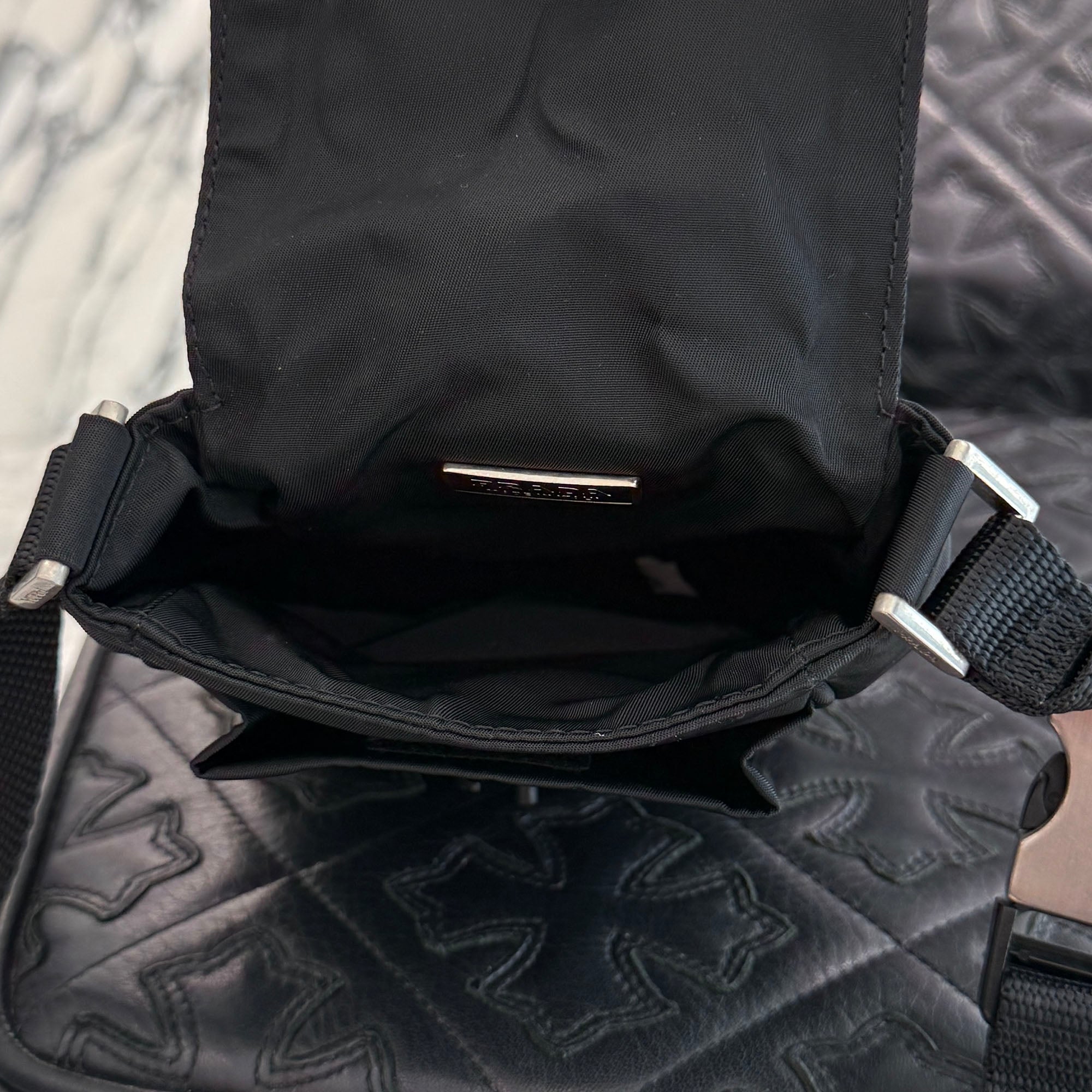 PRADA Re-Nylon Mini Shoulder Smart Phone Pouch MV583 プラダ リ ナイロン ミニショルダースマートフォン ポーチ
