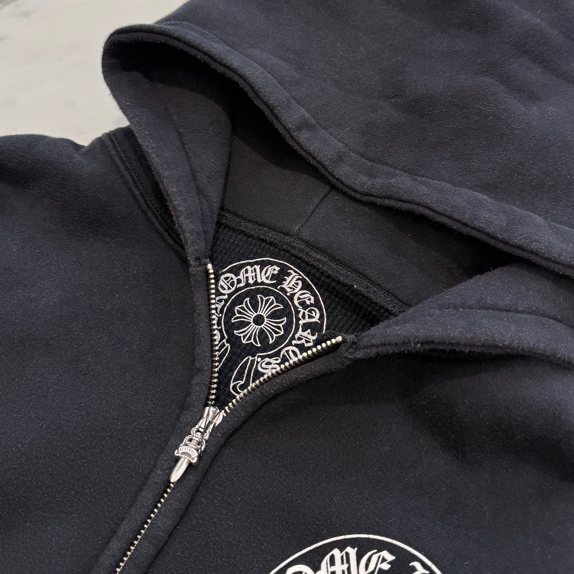 CHROME HEARTS OLD Back Scroll Arm Cross Zip Up Hoodie Size M クロムハーツ オールド バック スクロール アームクロス ジップアップ フーディ サイズM