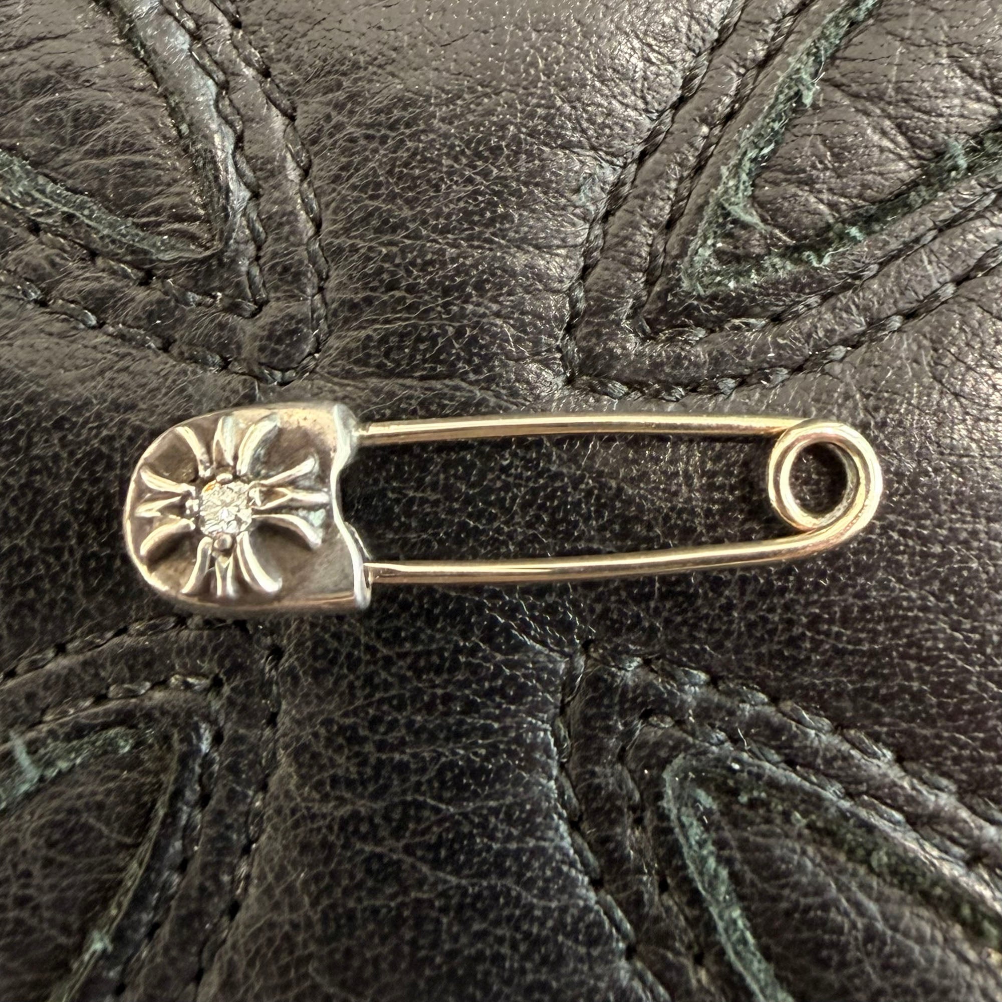 CHROME HEARTS Safety Pin 1 Diamond Pendant Charm クロムハーツ セーフティ ピン 1ダイヤモンド ペンダントチャーム