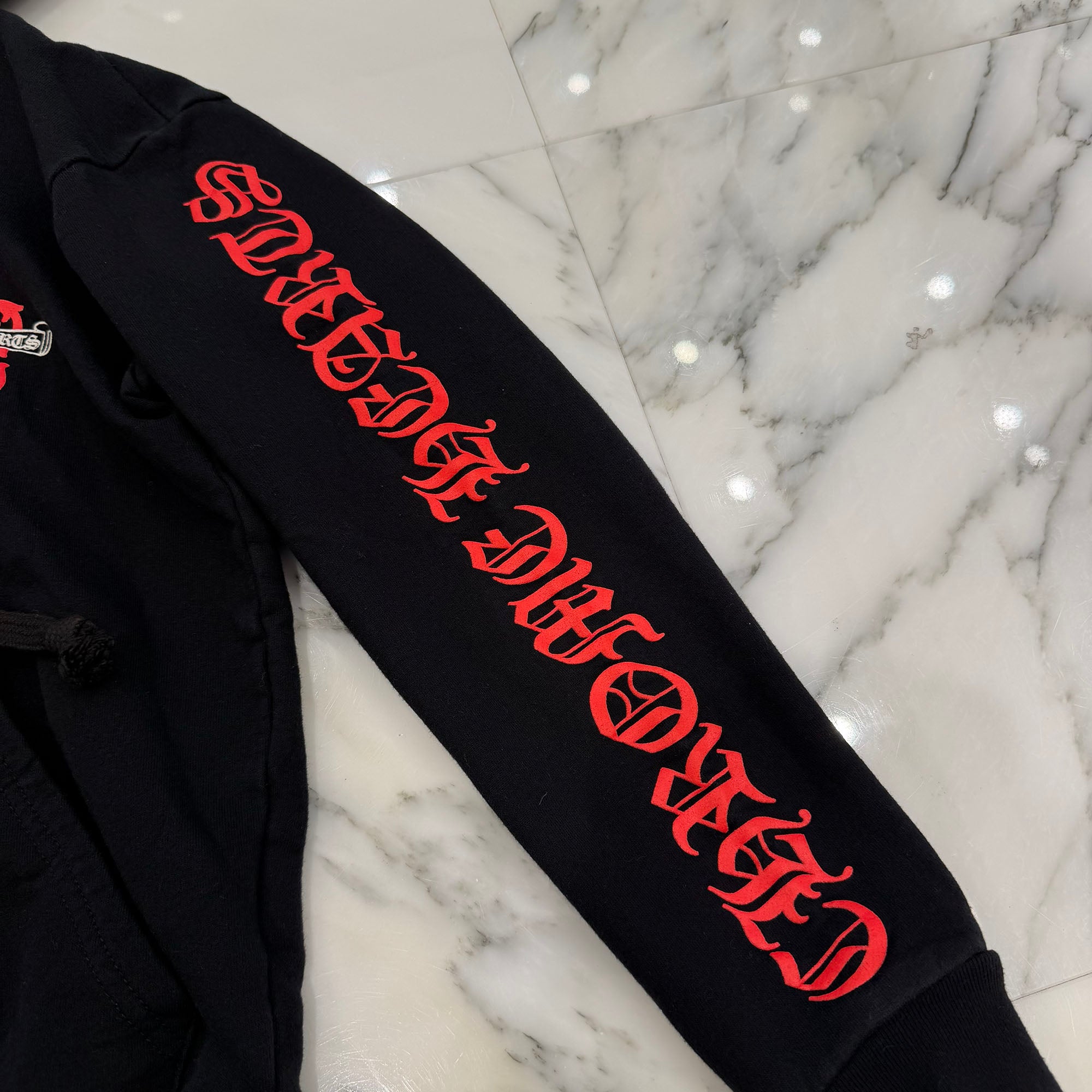CHROME HEARTS Red Vine Dagger Arm Logo Zip Up Hoodie Size XS クロムハーツ レッドヴァインダガー アームロゴ ジップアップ フーディー サイズXS