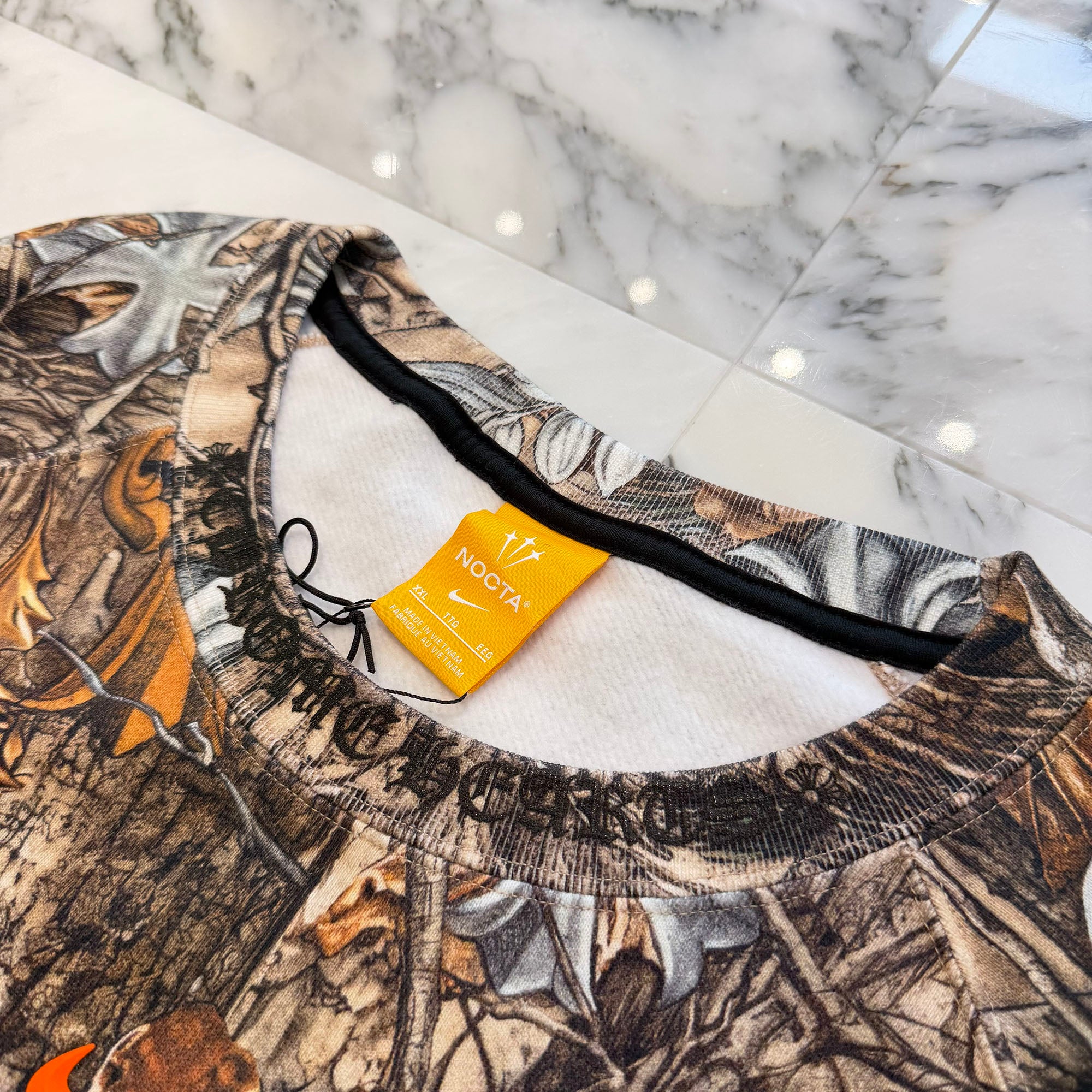 CHROME HEARTS × NIKE × Drake NOCTA 2026SS Camo Neck Logo Crewneck Sweatshirt Size XXL クロムハーツ×ナイキ×ドレイク ノクタ カモネックロゴクルーネックスウェットシャツ サイズXXL