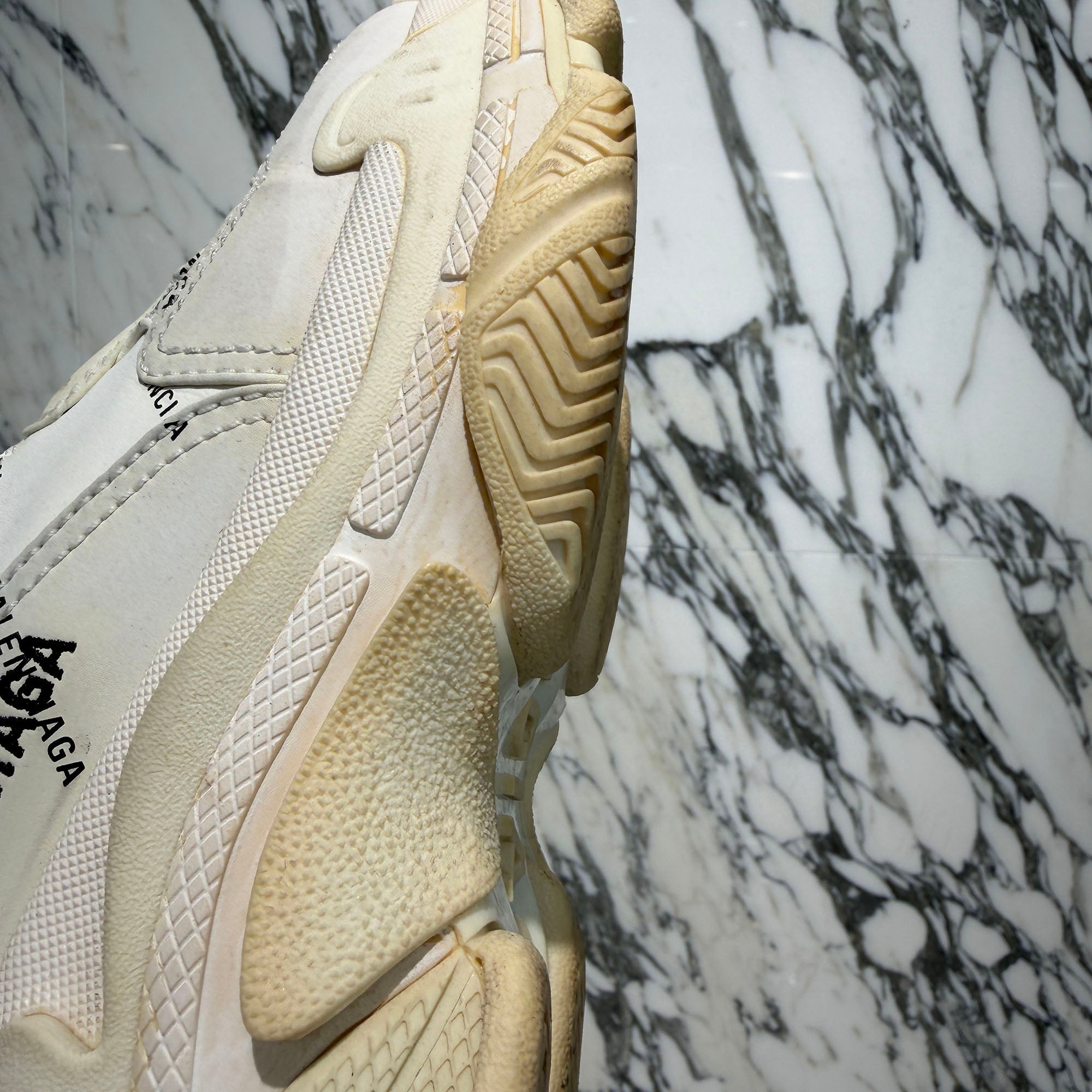 BALENCIAGA Triple S All Over Pattern Sneakers Size 38 (約24.0cm～24.5cm) バレンシアガ トリプルS オールオーバーパターン スニーカー サイズ38 (約24.0cm～24.5cm)