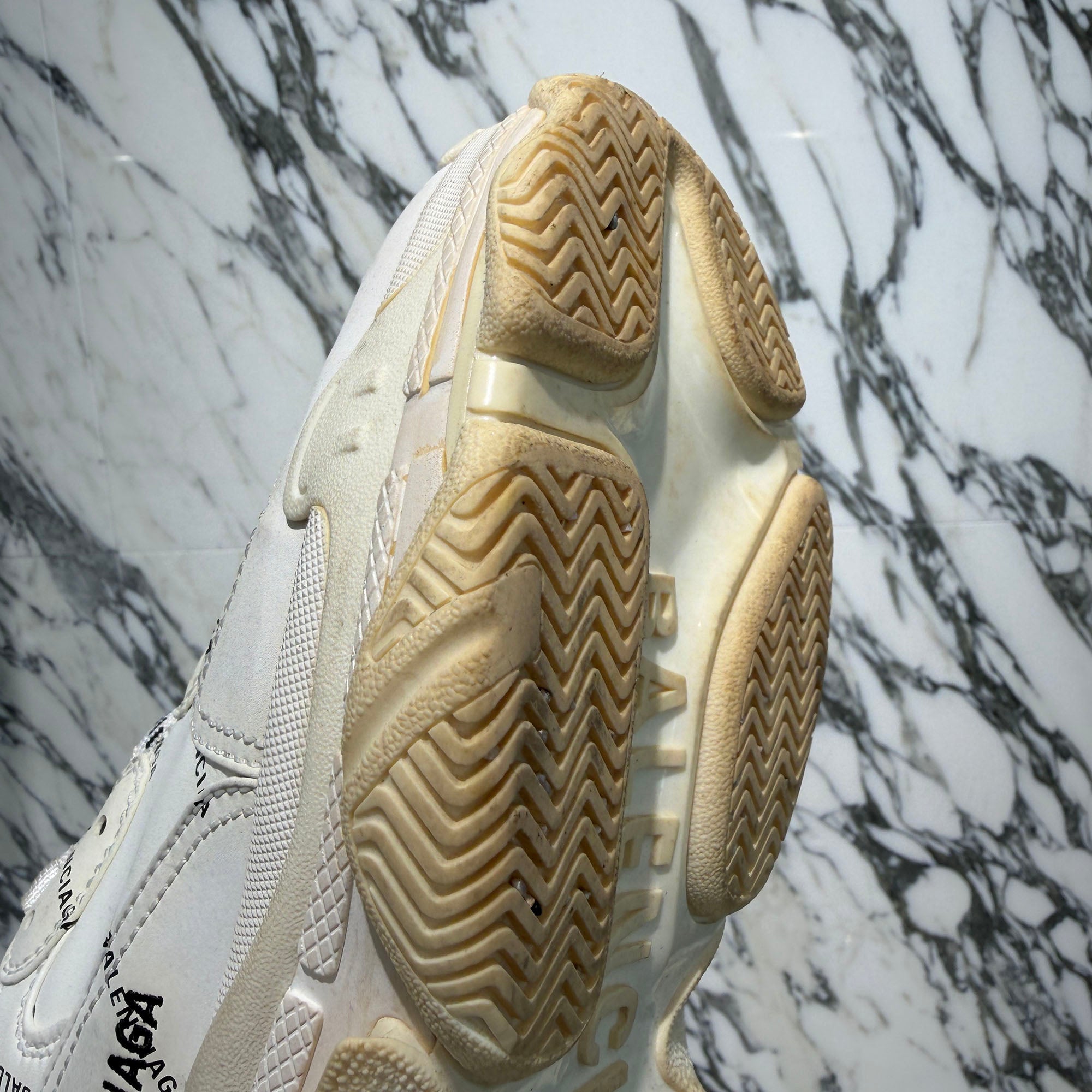 BALENCIAGA Triple S All Over Pattern Sneakers Size 38 (約24.0cm～24.5cm) バレンシアガ トリプルS オールオーバーパターン スニーカー サイズ38 (約24.0cm～24.5cm)