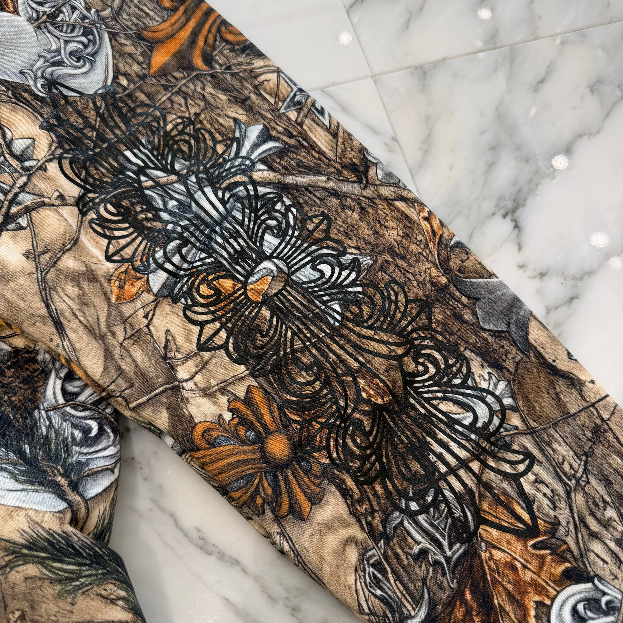 CHROME HEARTS × NIKE × Drake NOCTA 2026SS Camo Neck Logo Crewneck Sweatshirt Size XXL クロムハーツ×ナイキ×ドレイク ノクタ カモネックロゴクルーネックスウェットシャツ サイズXXL