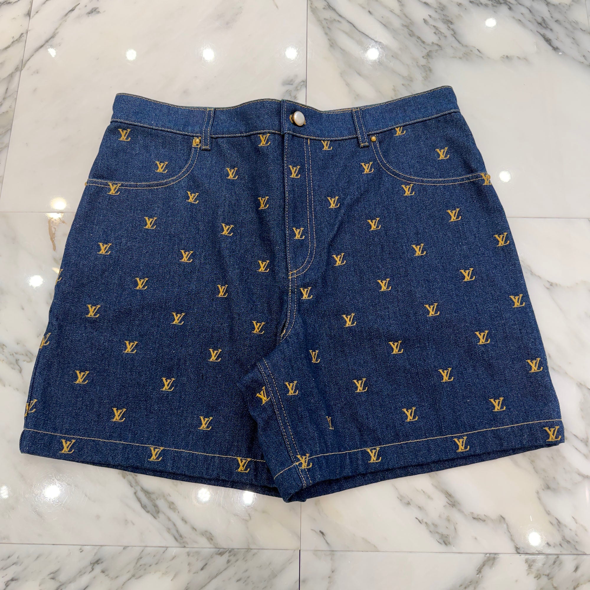 LOUIS VUITTON 2024SS LV Logo Embroidered Signature Denim Shorts 1AFIAM Size 36 ルイヴィトン LVロゴ刺繍 シグネチャー デニムショートパンツ サイズ36
