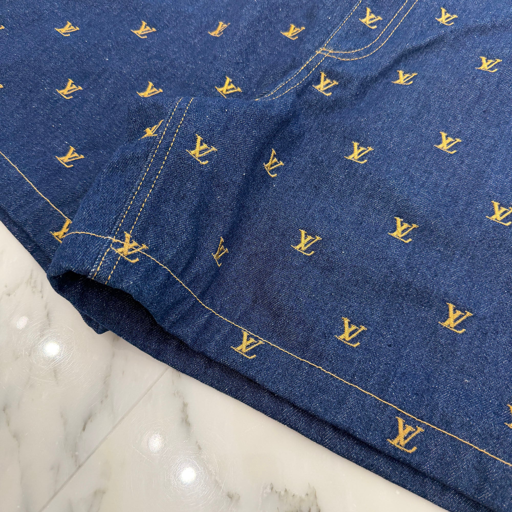 LOUIS VUITTON 2024SS LV Logo Embroidered Signature Denim Shorts 1AFIAM Size 36 ルイヴィトン LVロゴ刺繍 シグネチャー デニムショートパンツ サイズ36