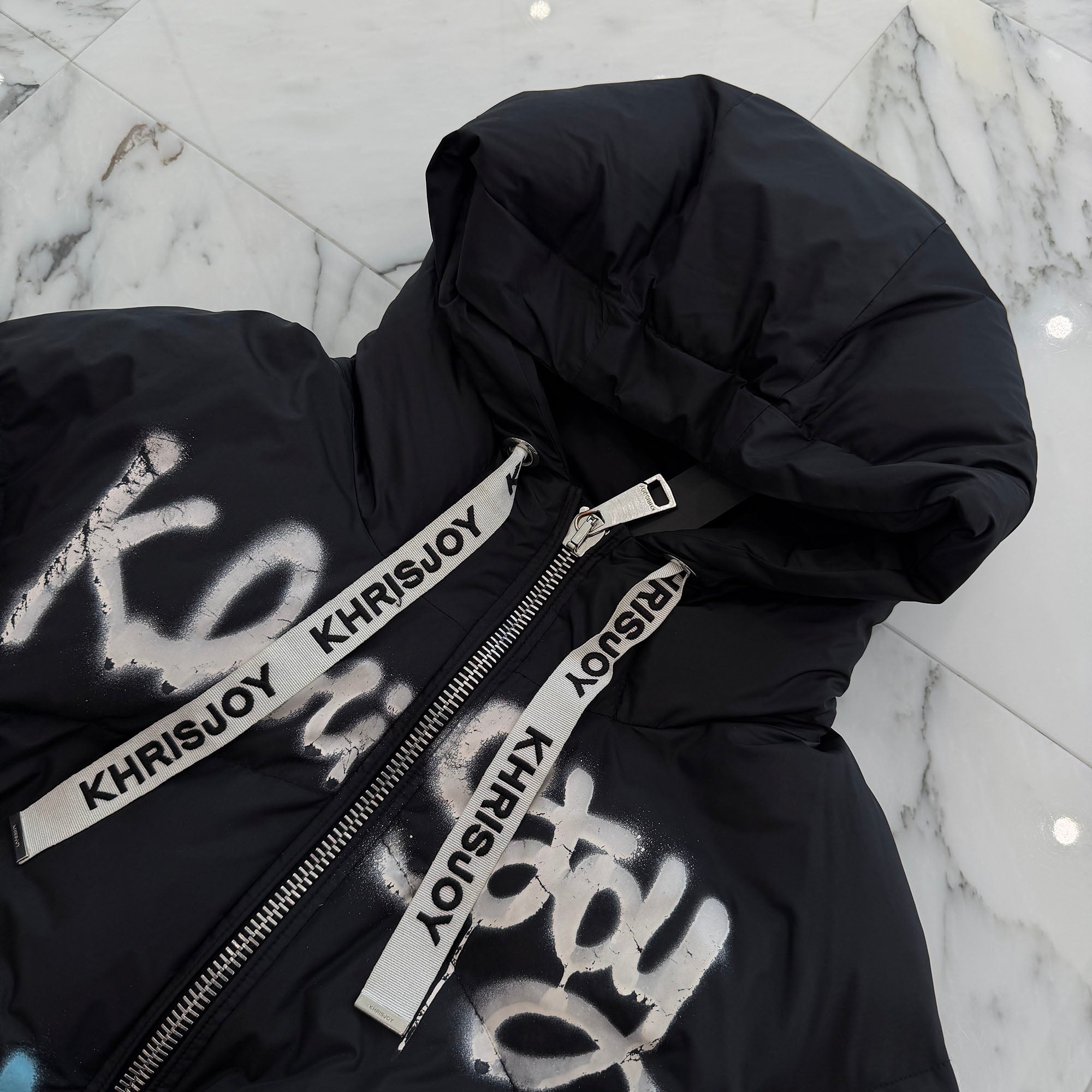 KHRISJOY Graffiti Print Puff Khris Iconic Down Jacket AFMW001NYGL Size 02 クリスジョイ グラフィティプリント パフクリス アイコニック ダウンジャケット サイズ02