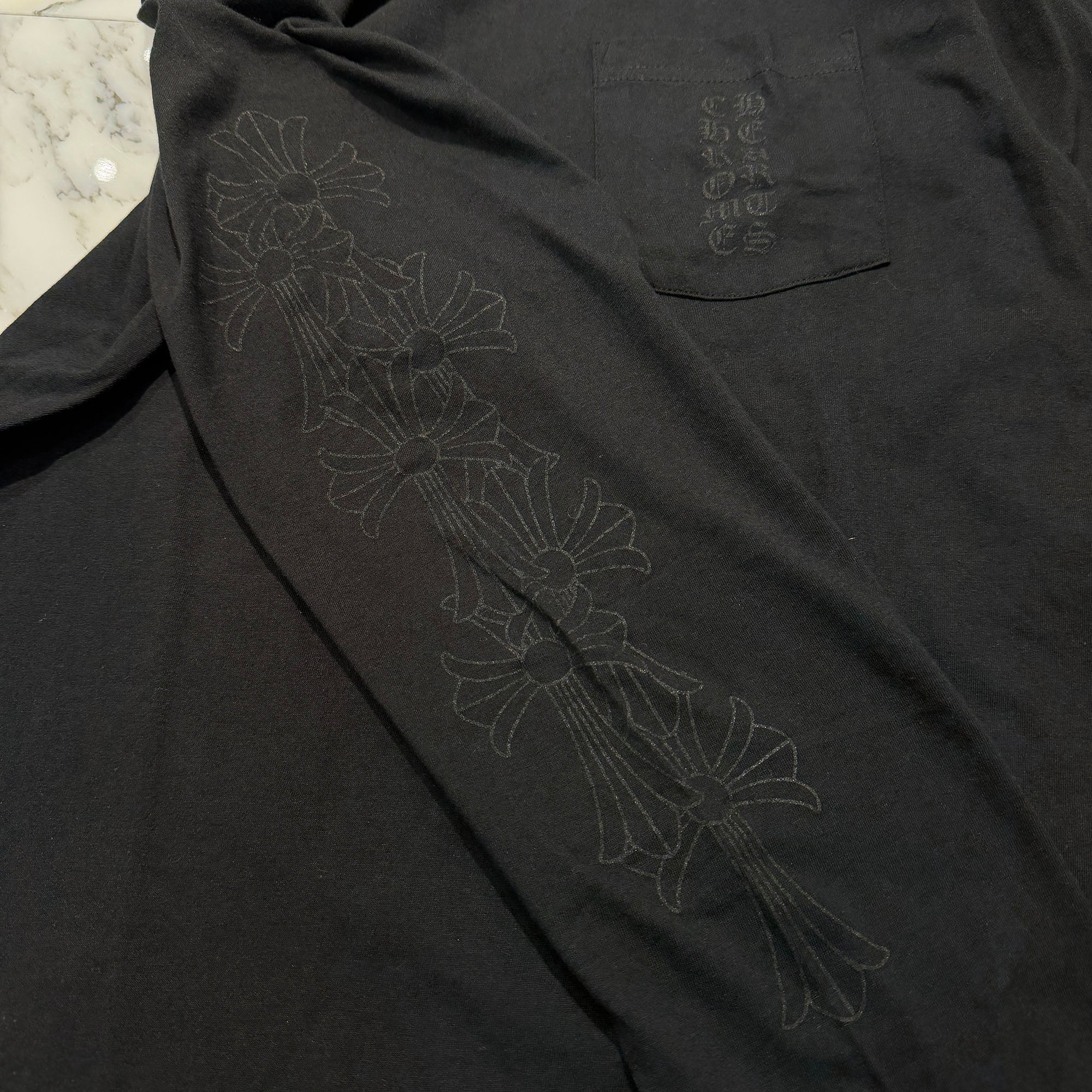 CHROME HEARTS Miami Limited Vertical Logo Cemetery Cross Long Sleeve Tee Size L クロムハーツ マイアミ限定 ヴァーティカルロゴ セメタリークロス Tシャツ サイズL