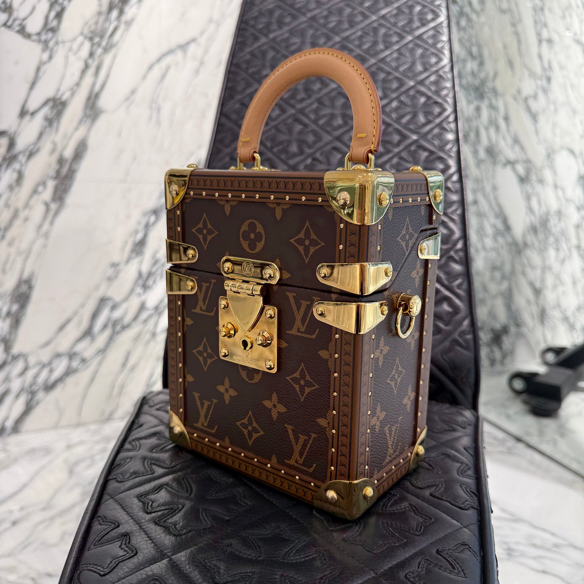 LOUIS VUITTON Monogram Camera Box Shoulder Bag M10079 ルイヴィトン