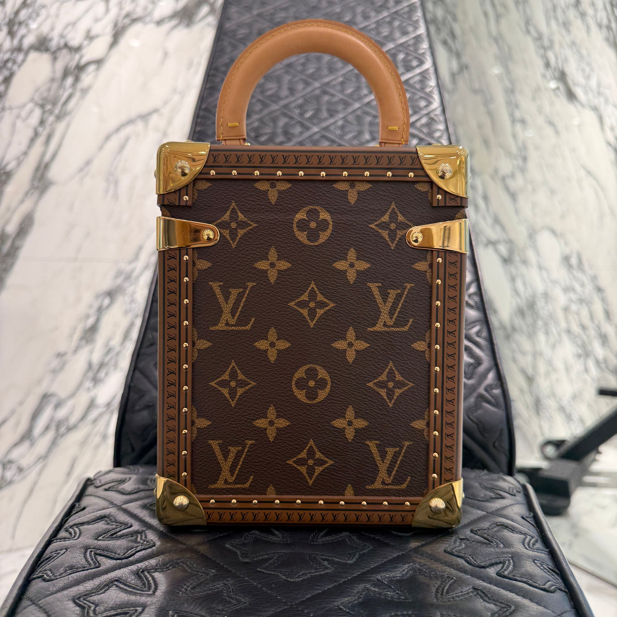 LOUIS VUITTON Monogram Camera Box Shoulder Bag M10079 ルイヴィトン モノグラム カメラボックス ショルダーバッグ