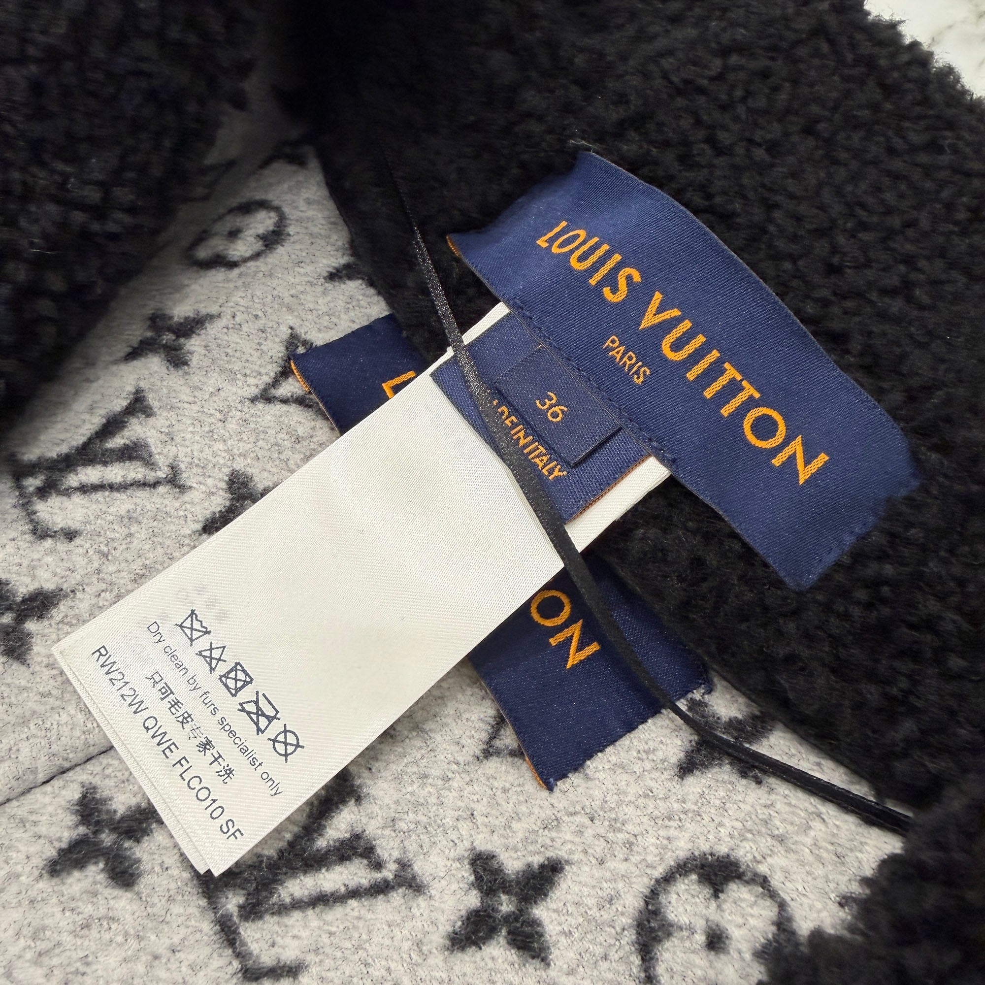 LOUIS VUITTON Signature Double Face Pelted Wool Leather Boa Coat Size 36 ルイヴィトン シグネチャー ダブルフェイス ペルテッド ウールレザー ボアコート サイズ36