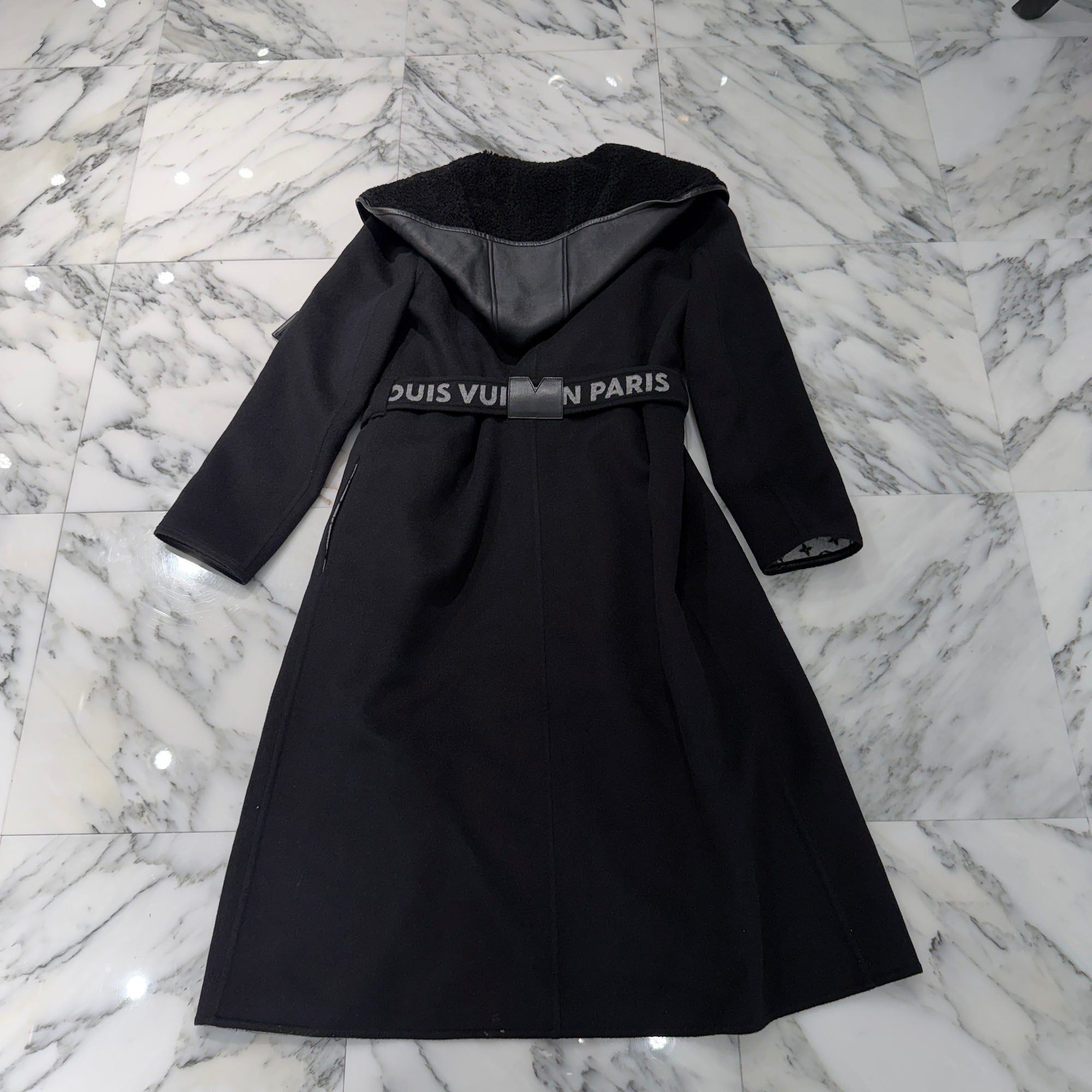 LOUIS VUITTON Signature Double Face Pelted Wool Leather Boa Coat Size 36 ルイヴィトン シグネチャー ダブルフェイス ペルテッド ウールレザー ボアコート サイズ36