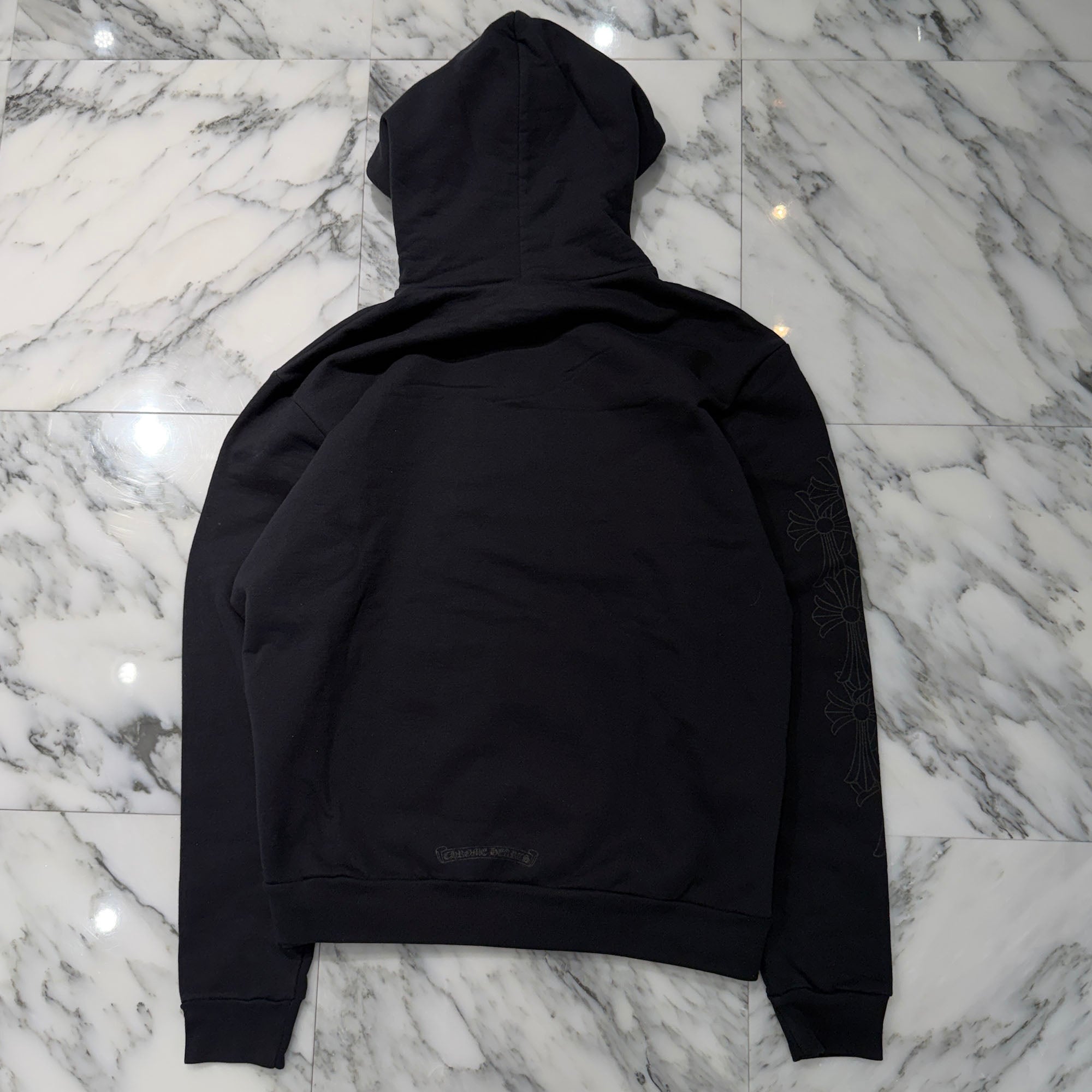 CHROME HEARTS Miami Limited Vertical Logo Cemetery Cross Print Pullover Hoodie Size M クロムハーツ マイアミ限定 ヴァーティカルロゴ セメタリークロスプリント プルオーバーフーディー サイズM