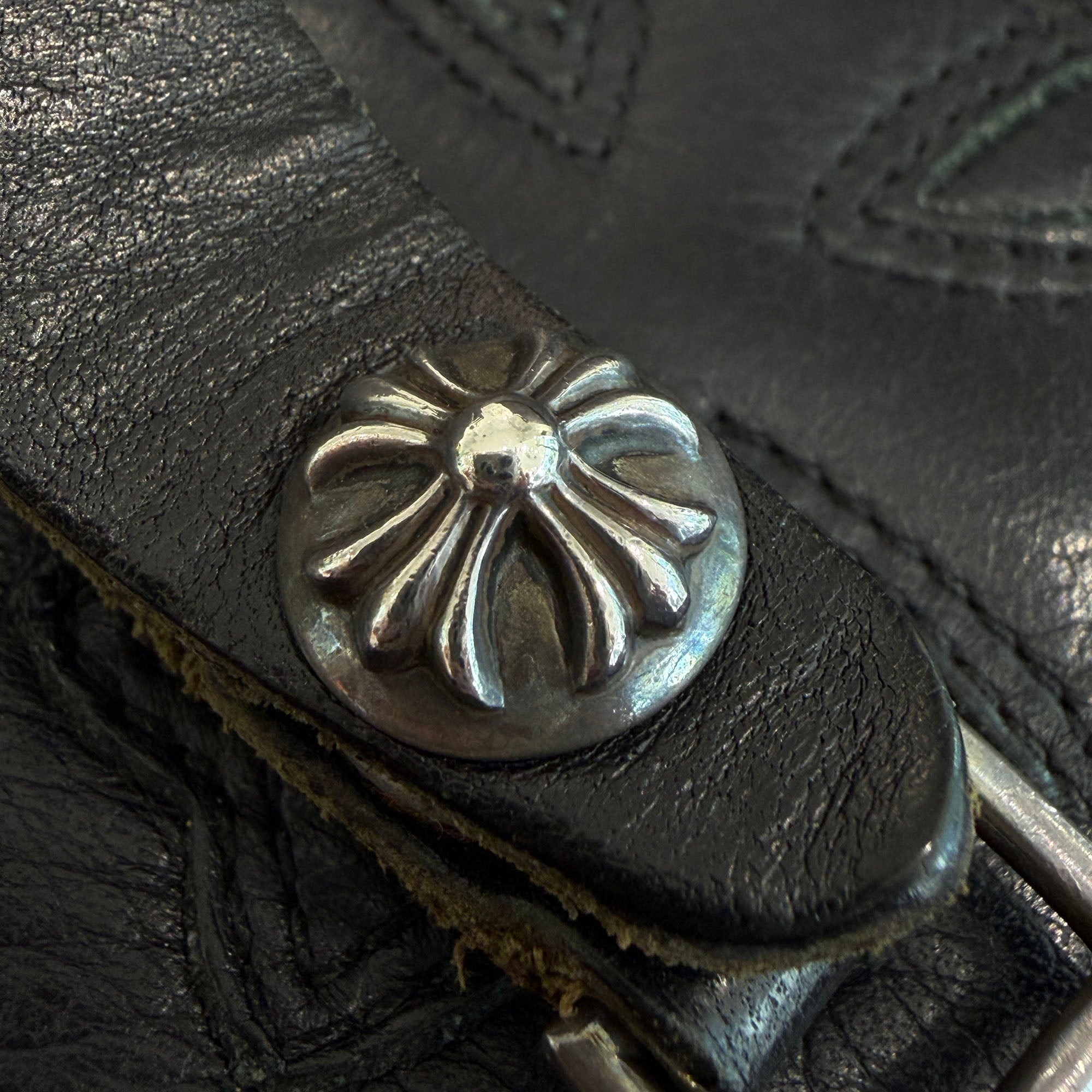 クロムハーツダブルベルトループクロスボタン CHROME HEARTS Cross Ball Button Leather W Belt Loop クロムハーツ