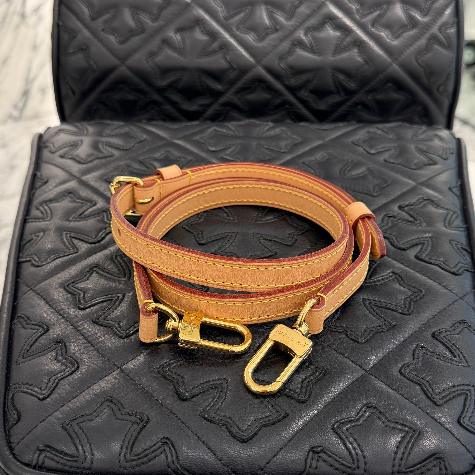 LOUIS VUITTON Monogram Camera Box Shoulder Bag M10079 ルイヴィトン モノグラム カメラボックス ショルダーバッグ