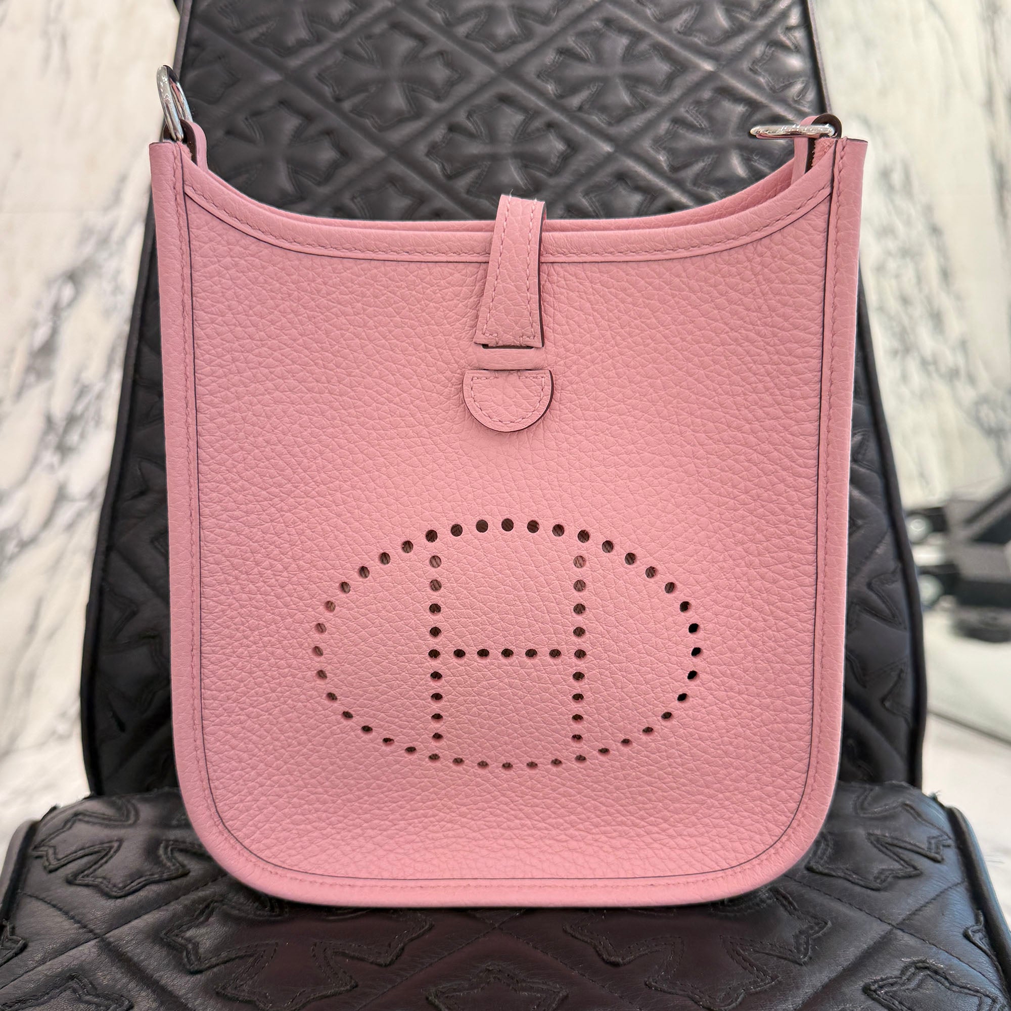 HERMES Evelyn Amazon TPM "Rose Sakura" K刻印 エルメス エブリン アマゾン TPM "ローズサクラ" レザーショルダーバッグ K刻印