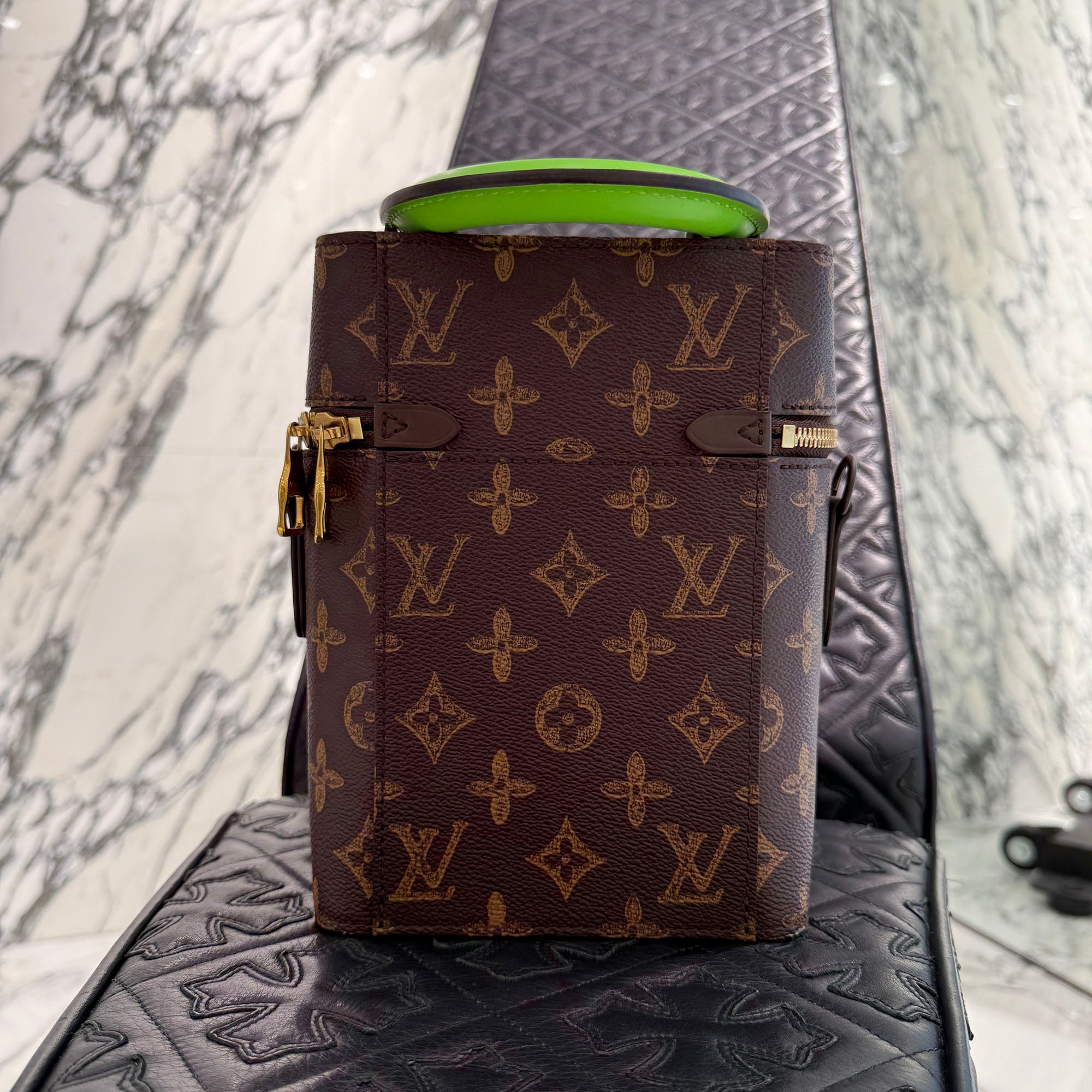 LOUIS VUITTON Monogram Vertical Box Trunk Shoulder Bag M59664 ルイヴィトン モノグラム ヴェルティカル・ボックス トランク ショルダーバッグ