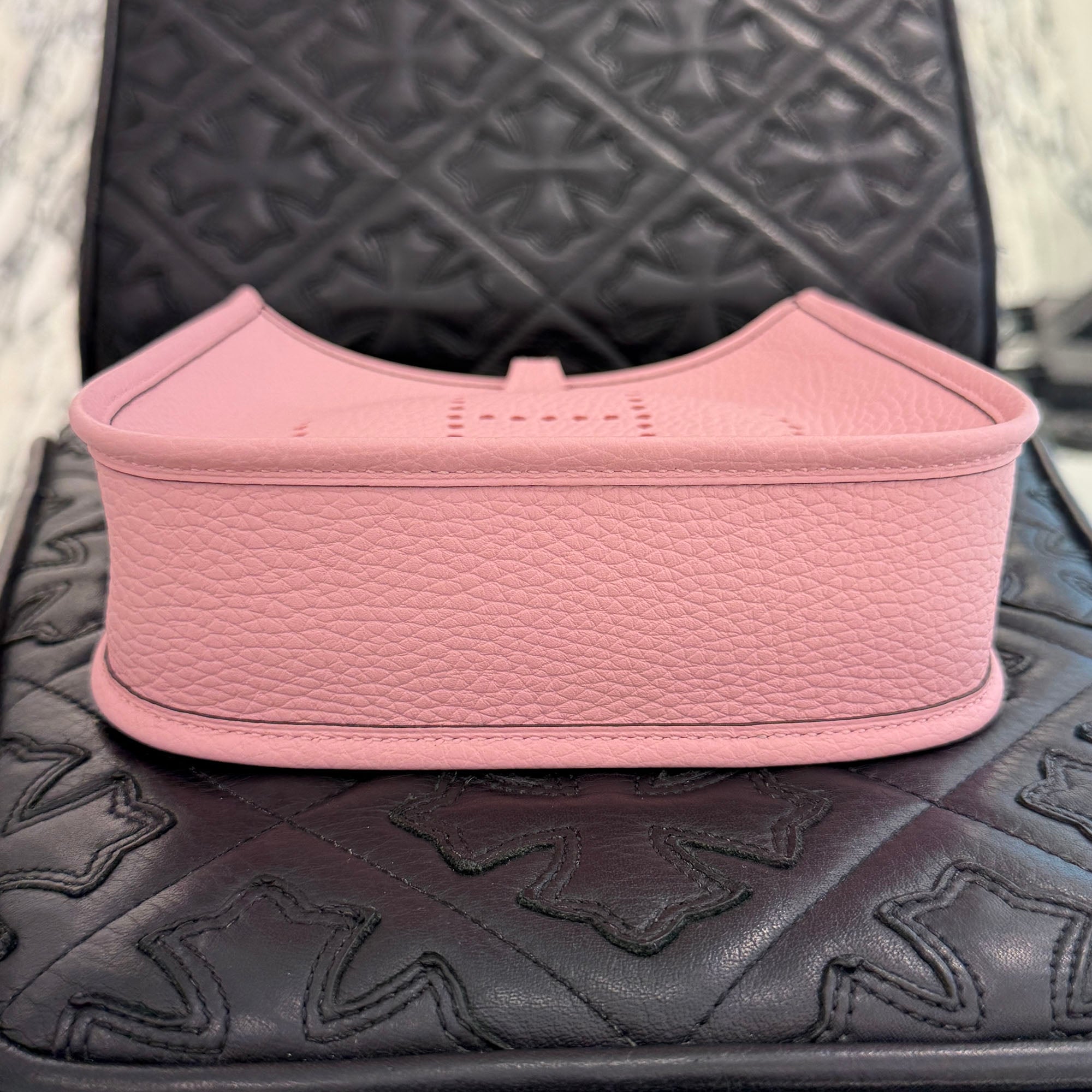 HERMES Evelyn Amazon TPM "Rose Sakura" K刻印 エルメス エブリン アマゾン TPM "ローズサクラ" レザーショルダーバッグ K刻印