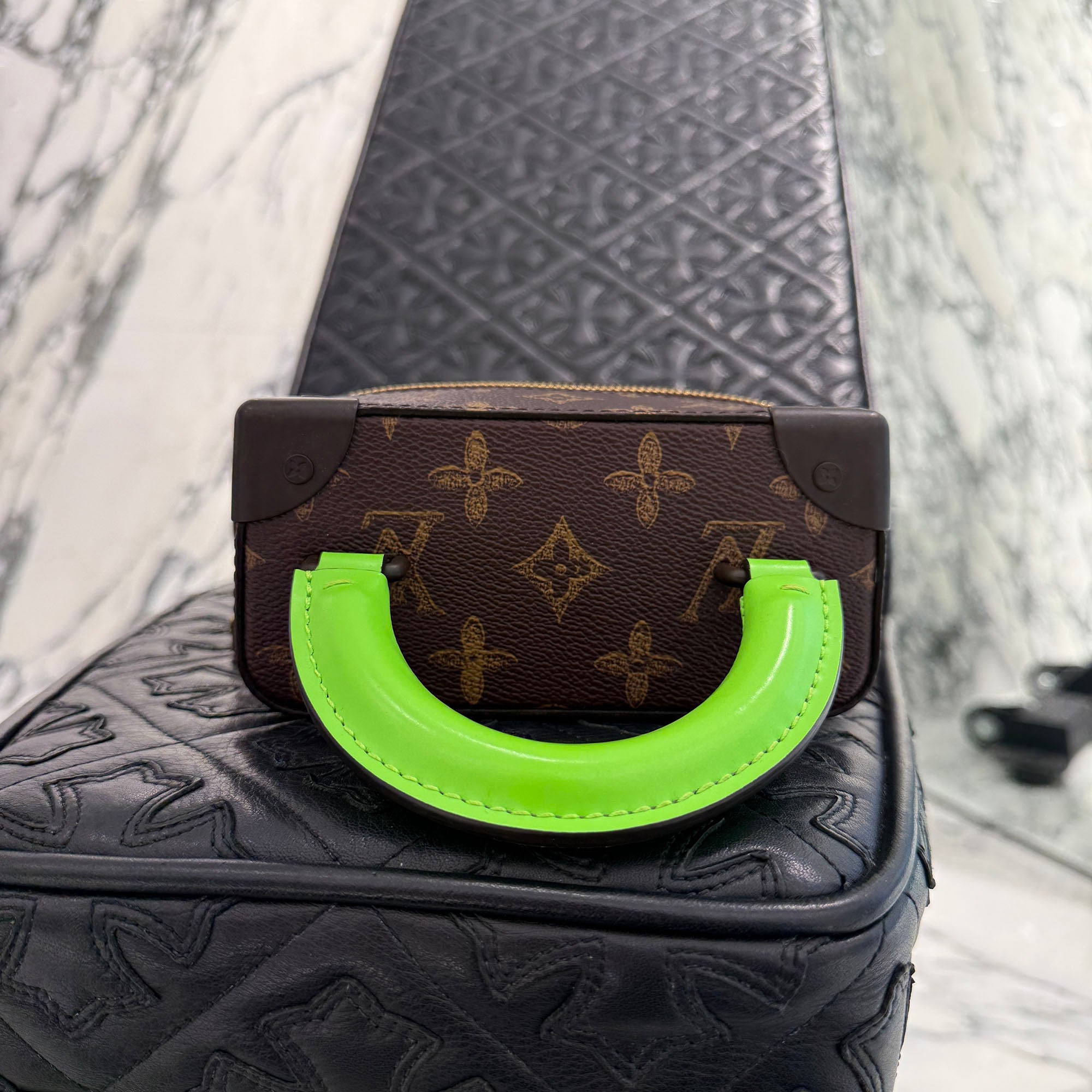 LOUIS VUITTON Monogram Vertical Box Trunk Shoulder Bag M59664 ルイヴィトン モノグラム ヴェルティカル・ボックス トランク ショルダーバッグ