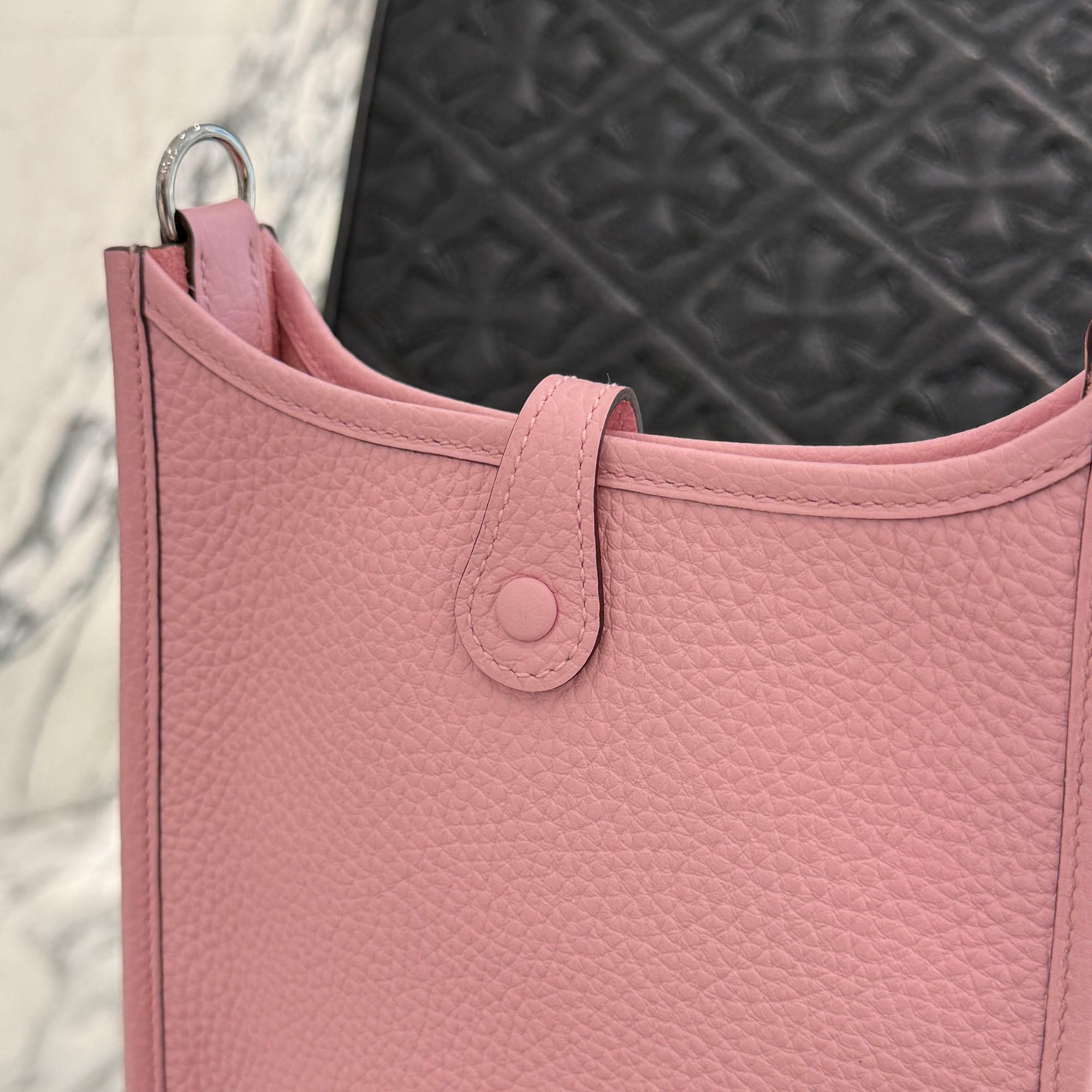 HERMES Evelyn Amazon TPM "Rose Sakura" K刻印 エルメス エブリン アマゾン TPM "ローズサクラ" レザーショルダーバッグ K刻印